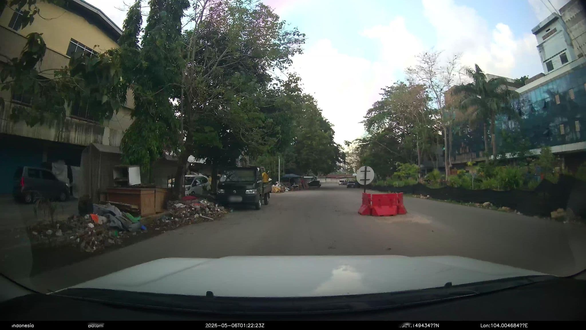 Street view near Hotel Fantasy, Batam — © Kaart---FRONT (CC BY-SA · Mapillary)