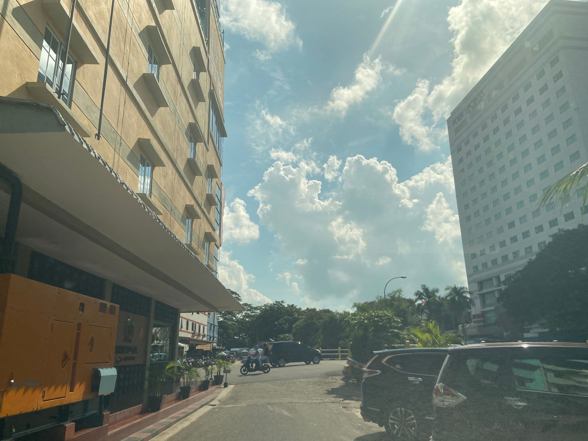 Street view near New Hotel, Batam — © david09 (CC BY-SA · Mapillary)