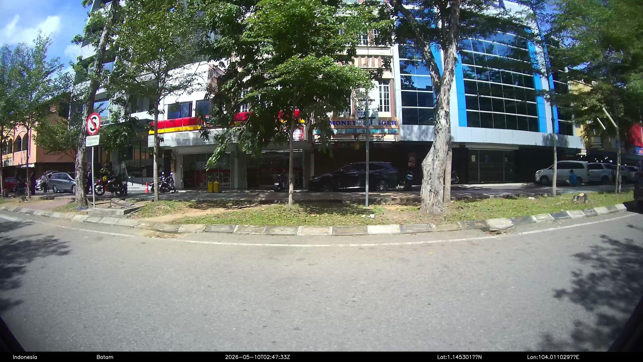 Street view near Hotel Ando, Batam — © Kaart---LEFT (CC BY-SA · Mapillary)