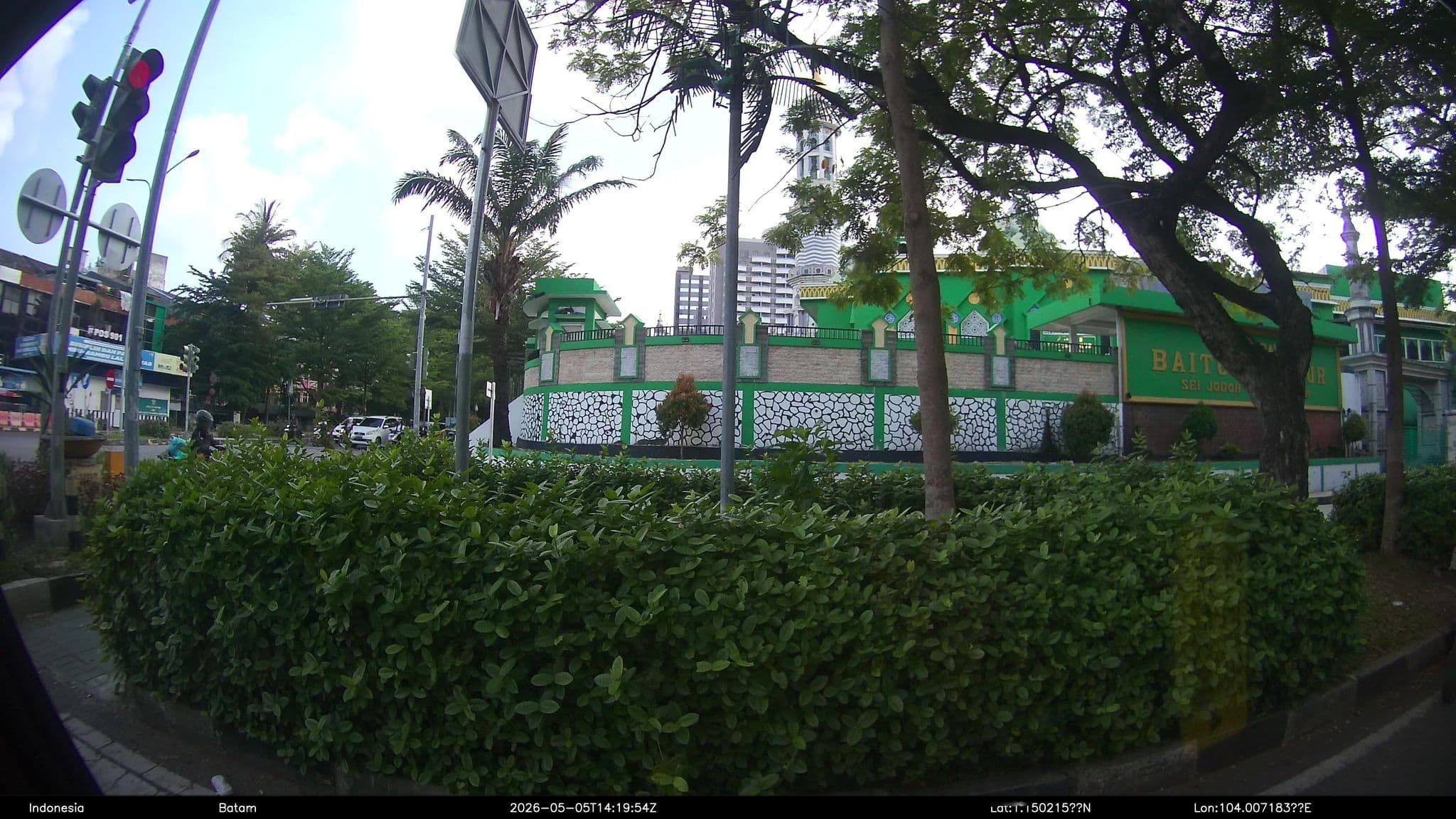 Street view near Nirwana Beach Resort, Batam — © Kaart---RIGHT (CC BY-SA · Mapillary)