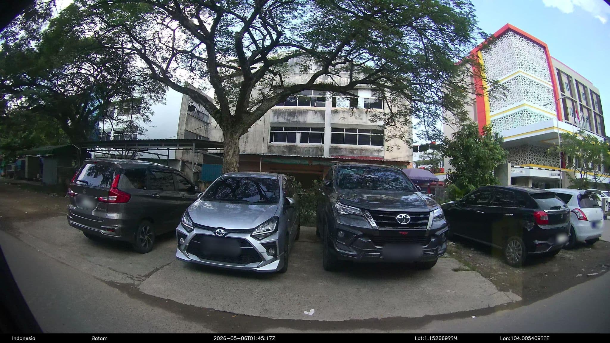 Street view near Nite & Day Hotel, Batam — © Kaart---RIGHT (CC BY-SA · Mapillary)