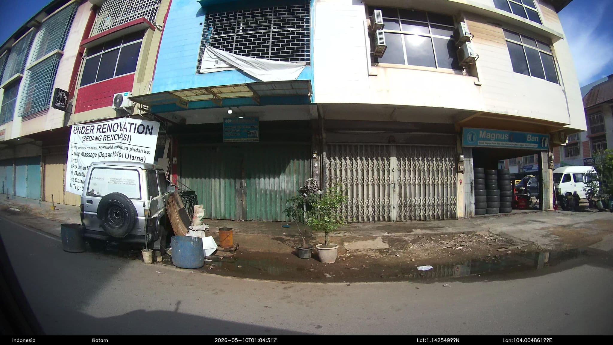 Street view near Hotel Makmur Raya, Batam — © Kaart---RIGHT (CC BY-SA · Mapillary)