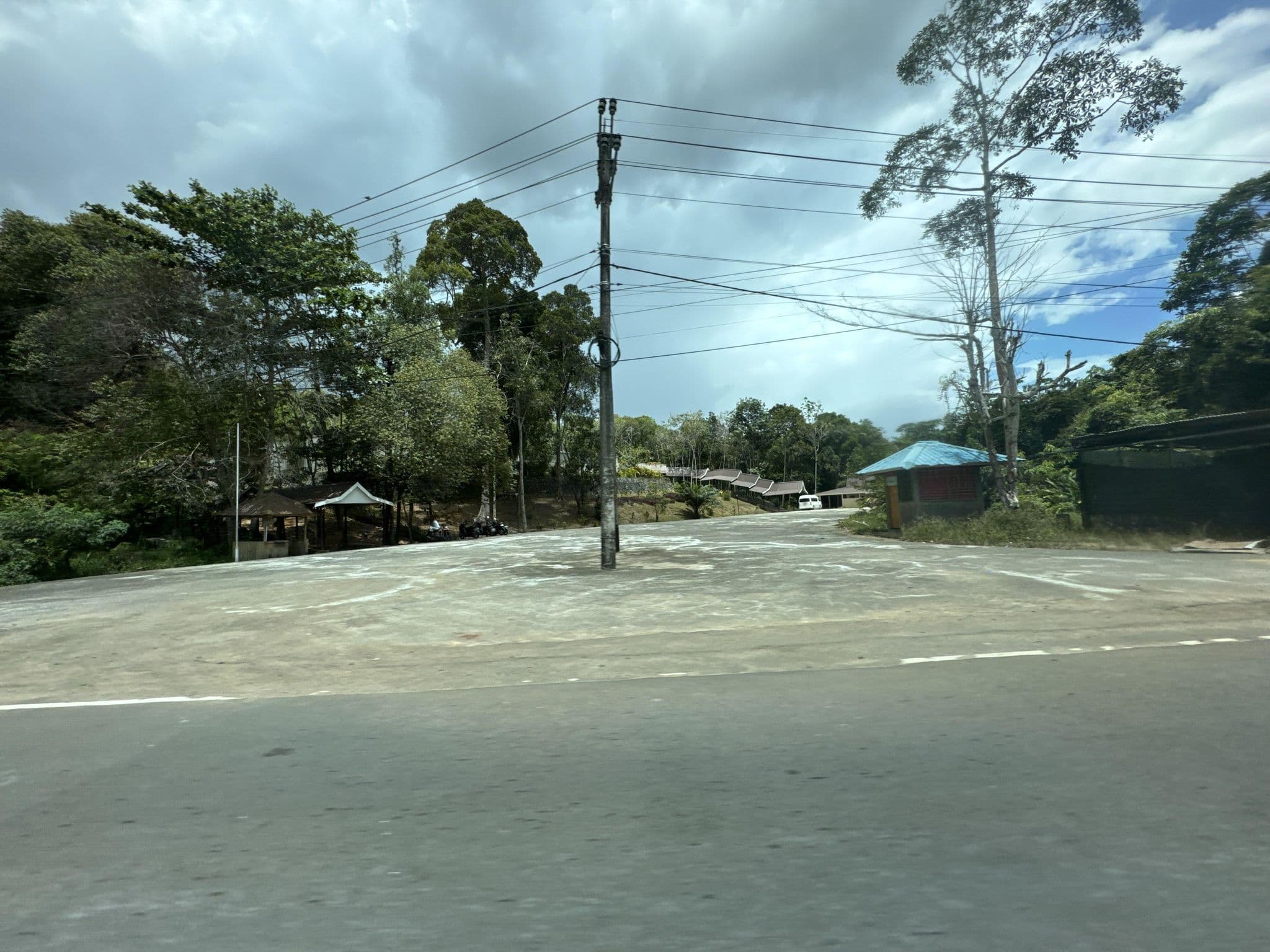 Street view near Hermes Agro Resort & Convention, Tanjung Pinang — © filipb (CC BY-SA · Mapillary)