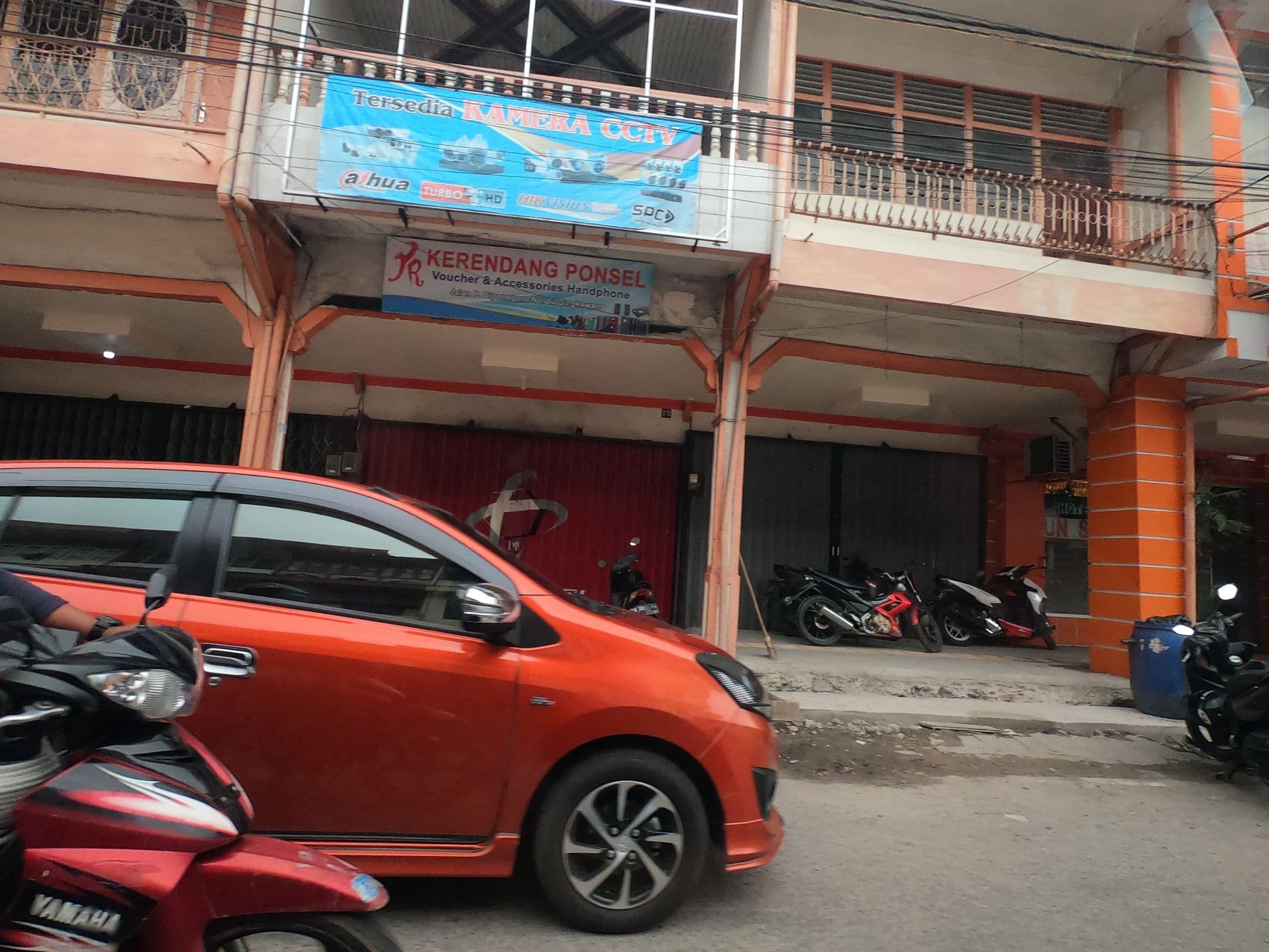 Street view near Hotel Sunstar, Singkawang — © addharuery (CC BY-SA · Mapillary)