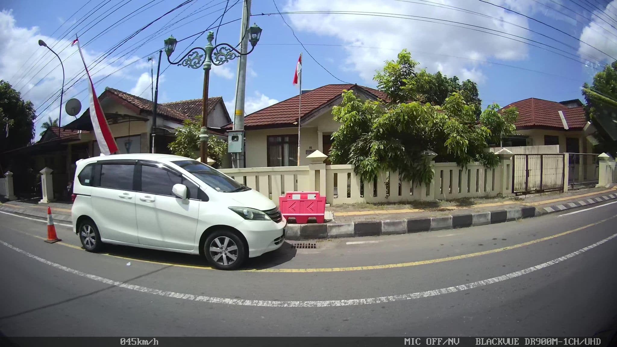 Street view near Ultima Riss Horison Hotel, Bantul — © kaart_2 (CC BY-SA · Mapillary)