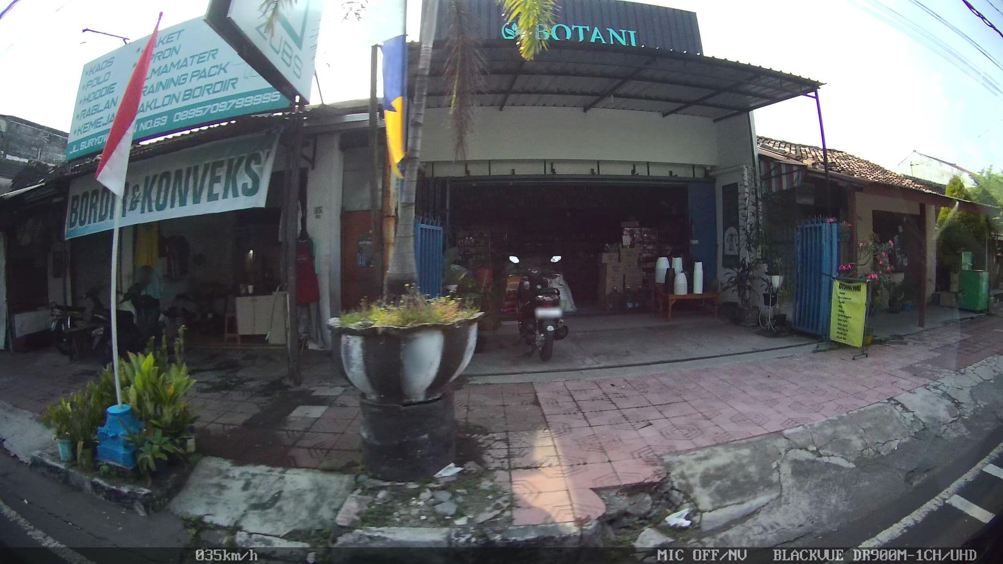 Street view near hotel grand palace, Yogyakarta — © kaart_2 (CC BY-SA · Mapillary)