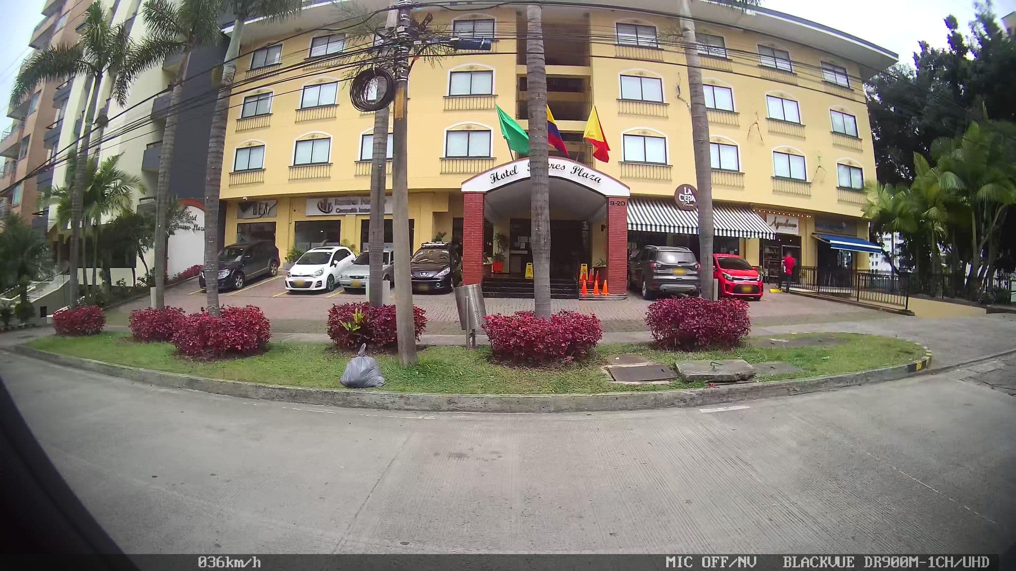 Street view near Hotel Pinares Plaza, Pereira — © kaart_2 (CC BY-SA · Mapillary)