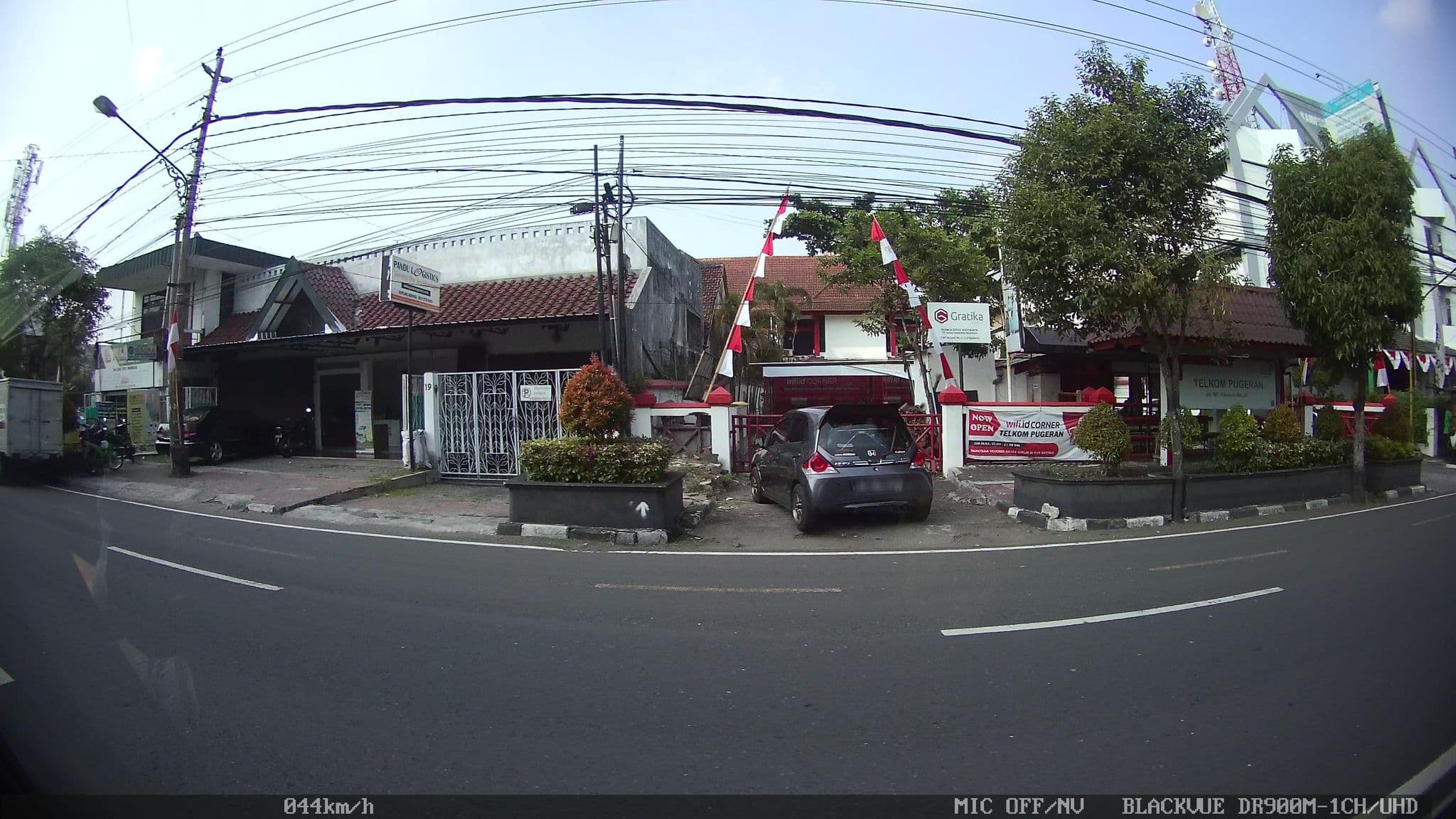 Street view near Hotel Ashtary, Yogyakarta — © kaart_1 (CC BY-SA · Mapillary)