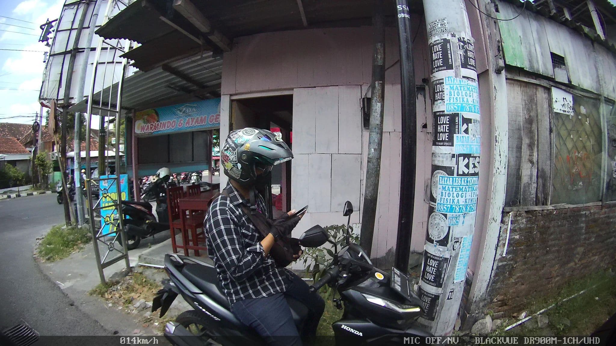 Street view near Laksmita Hotel & Homestay, Yogyakarta — © kaart_1 (CC BY-SA · Mapillary)