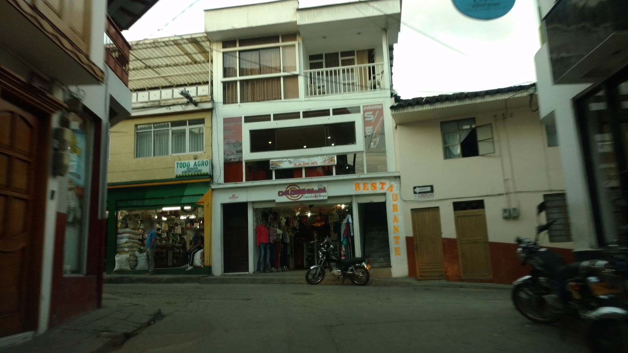 Street view near Terrazas de la Capilla, Aranzazu — © juliancastroz (CC BY-SA · Mapillary)