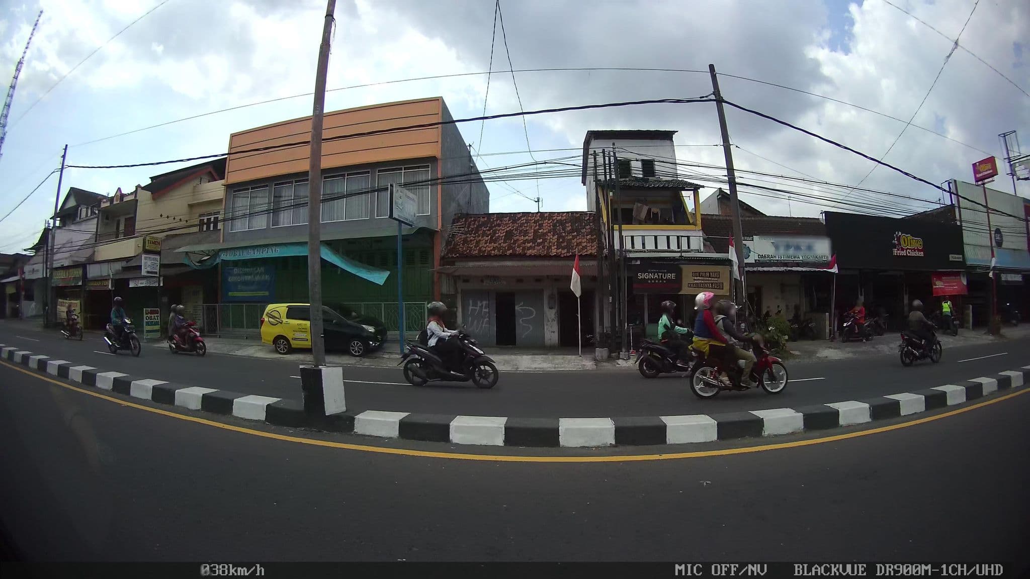 Street view near Hotel Ananta, Gamping Lor — © kaart_2 (CC BY-SA · Mapillary)