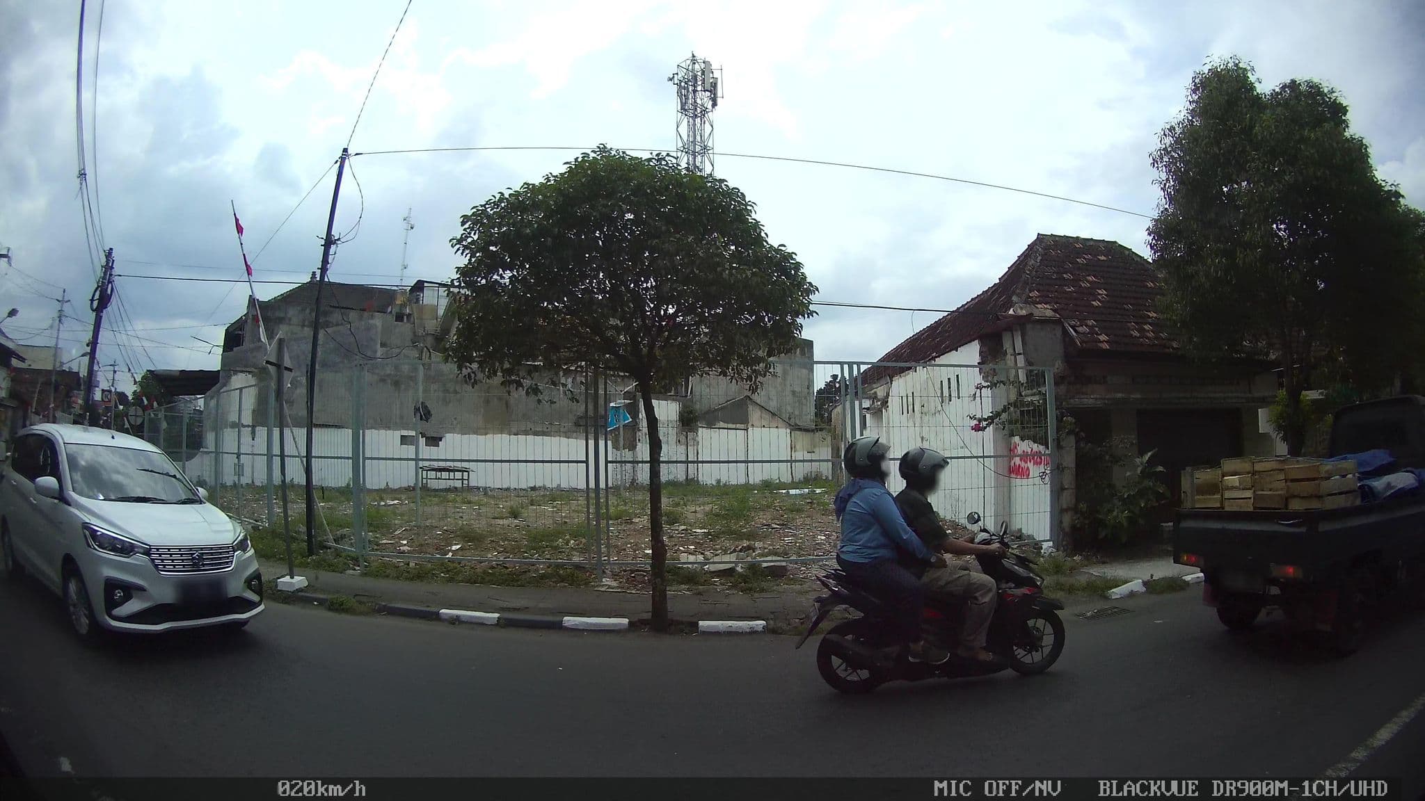 Street view near Coffee Shop Jambuluwuk, Yogyakarta — © kaart_2 (CC BY-SA · Mapillary)