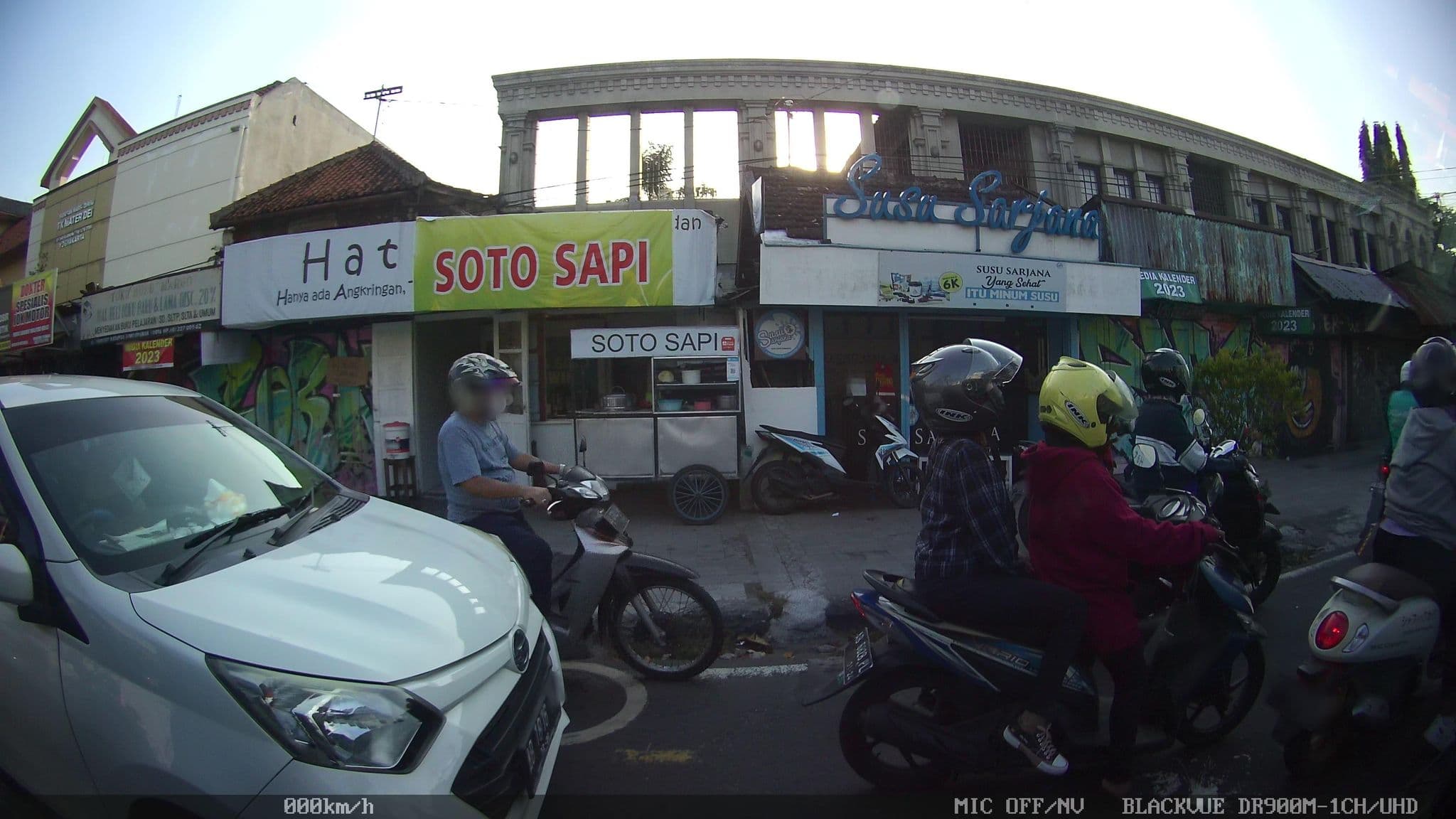 Street view near Wisma Gajah, Yogyakarta — © kaart_2 (CC BY-SA · Mapillary)