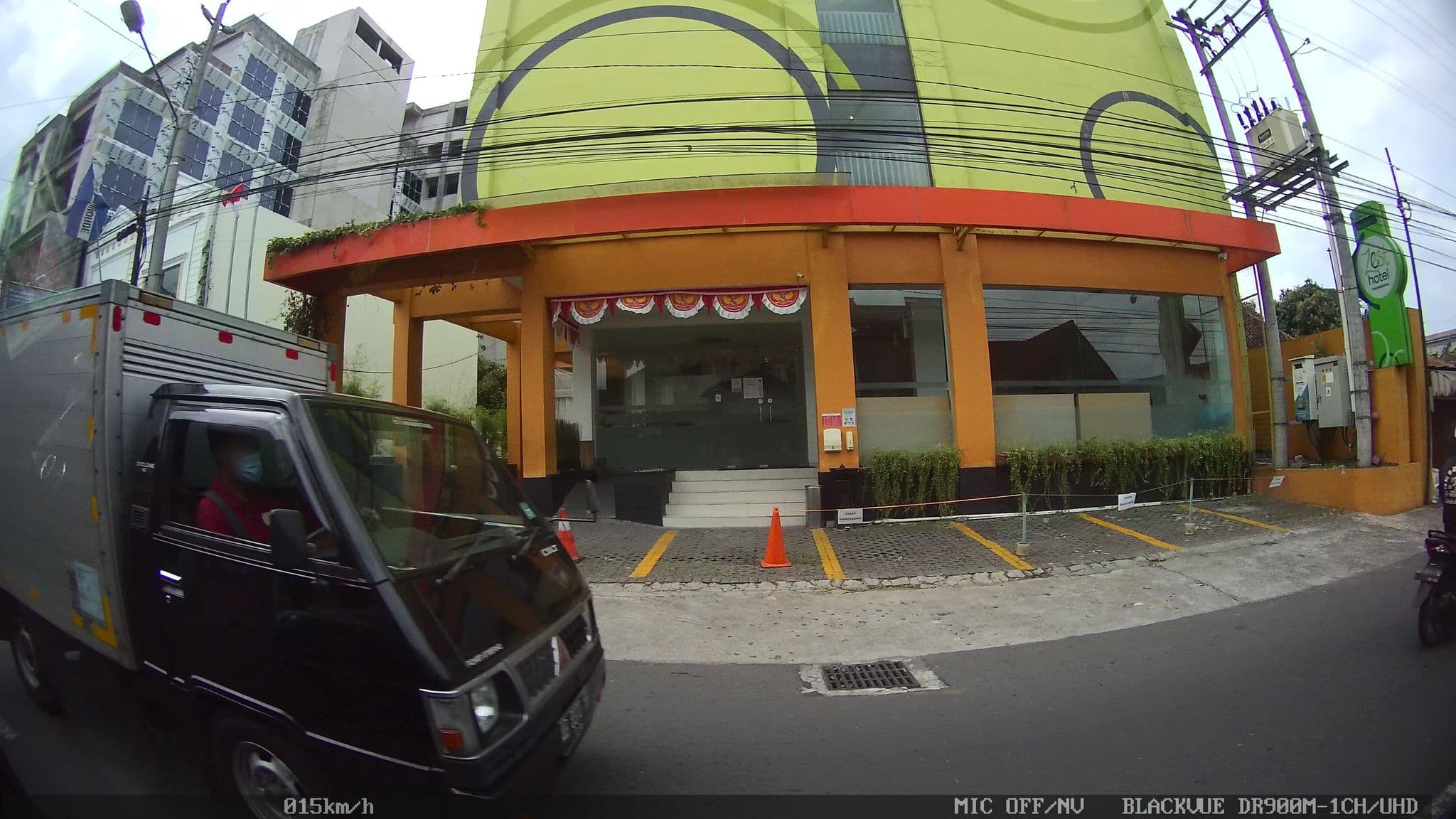Street view near Zest Hotel Swiss-Bel Yogyakarta, Yogyakarta — © kaart5 (CC BY-SA · Mapillary)