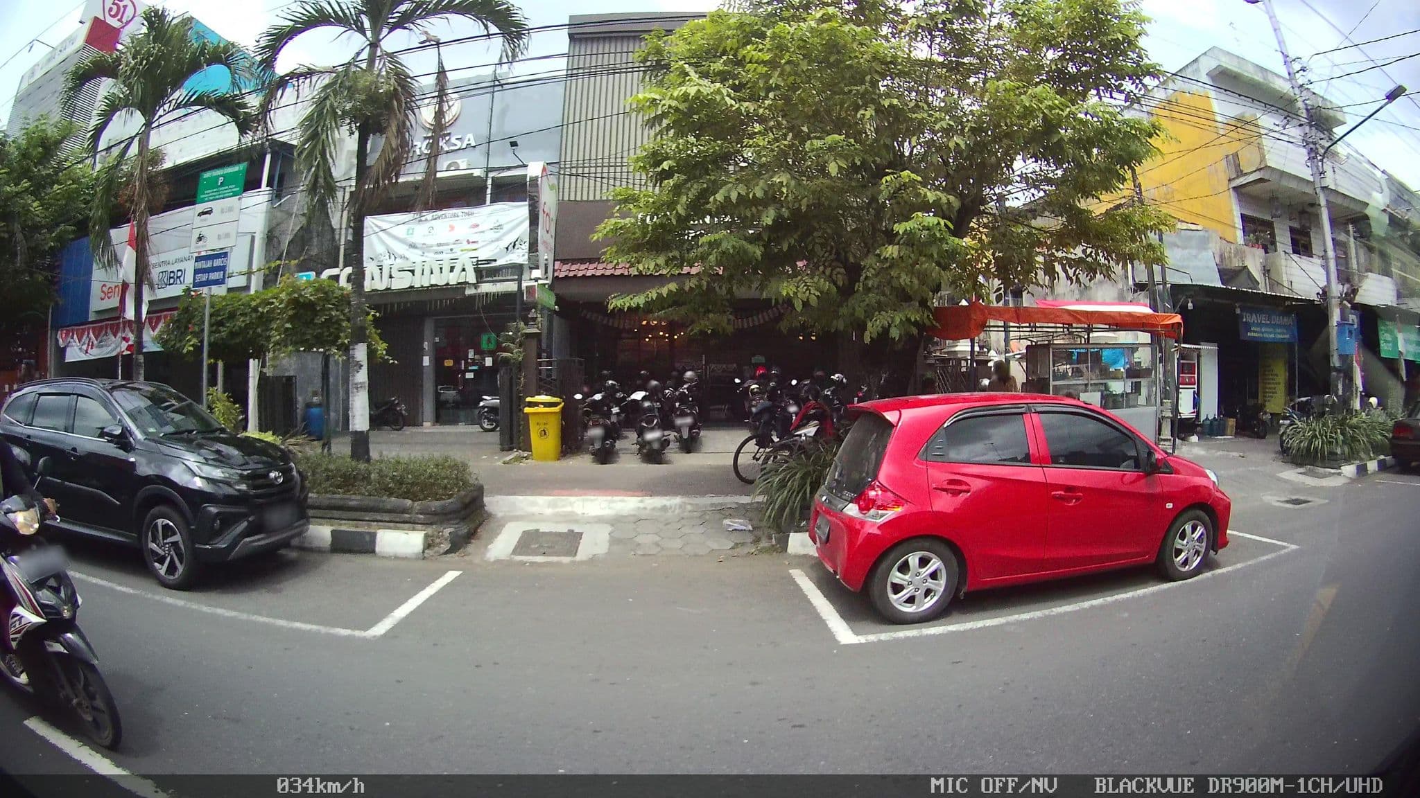 Street view near batusuki hotel, Yogyakarta — © kaart5 (CC BY-SA · Mapillary)