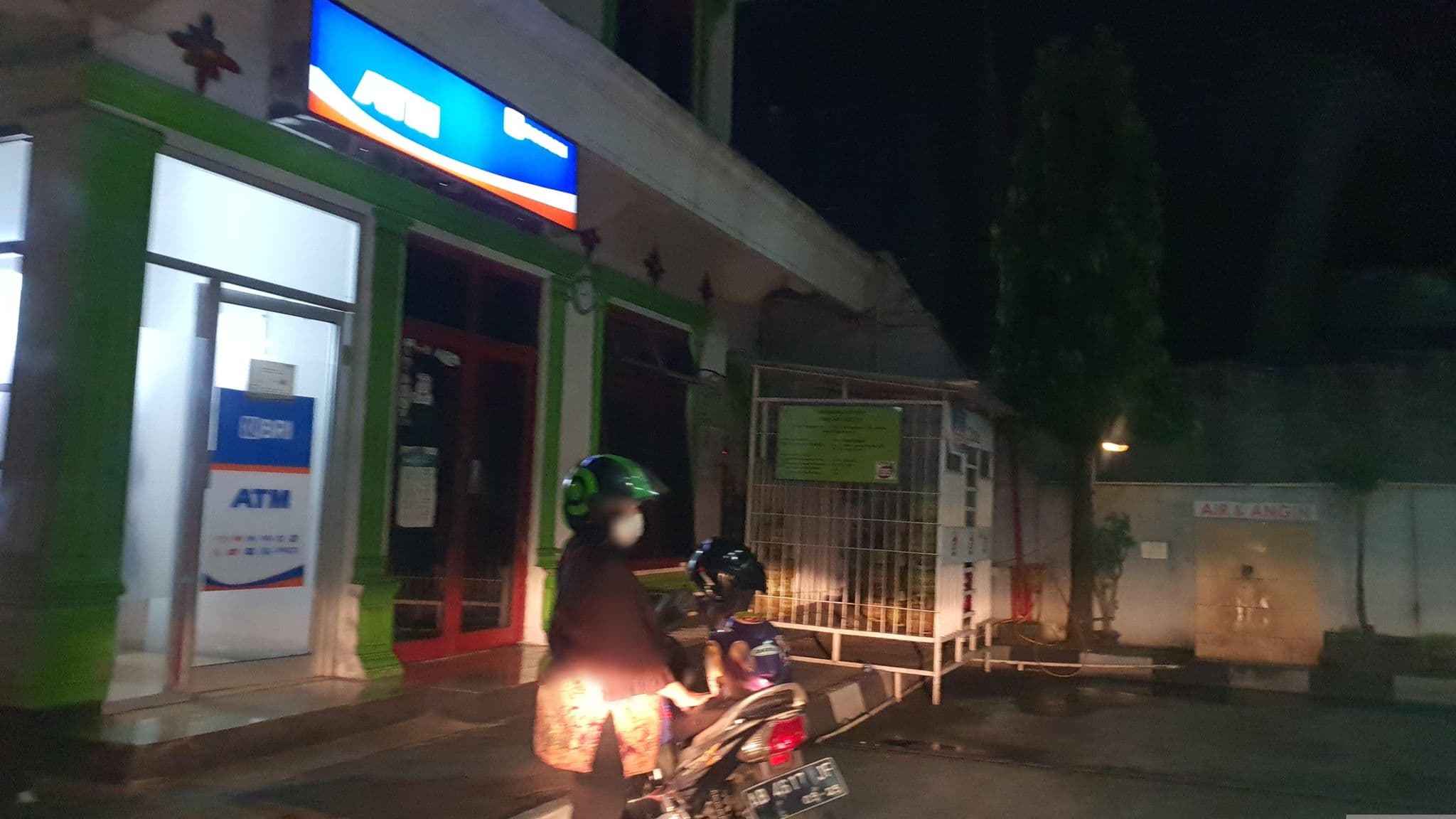 Street view near The Phoenix  hotel room 255, Yogyakarta — © FotoPeta (CC BY-SA · Mapillary)