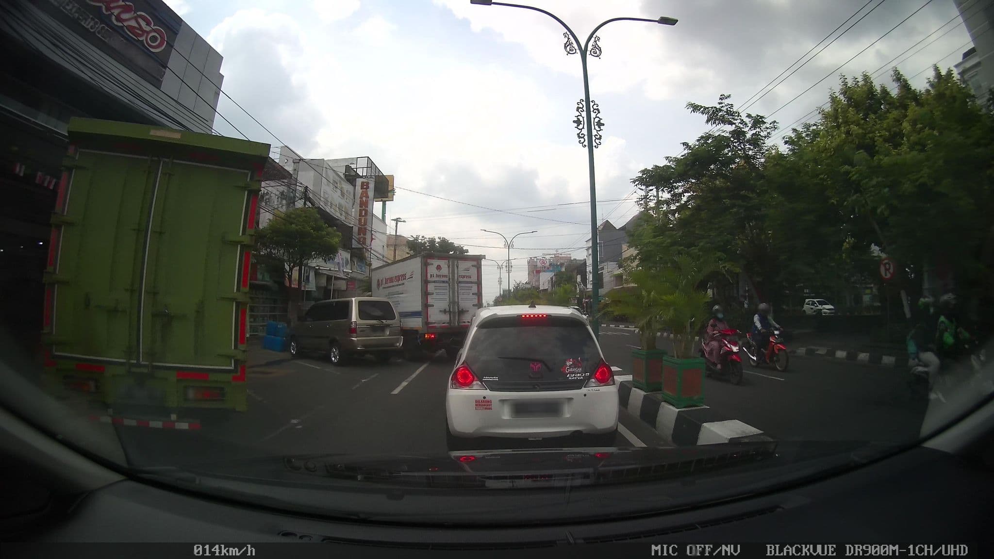 Street view near Hotel Amaris Yogyakarta, Yogyakarta — © kaart_2 (CC BY-SA · Mapillary)