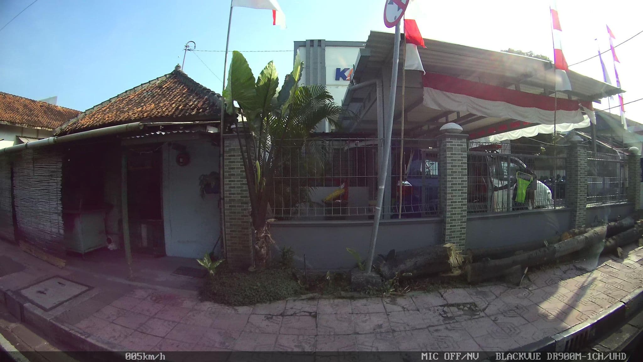 Street view near Gowongan Inn Hotel, Yogyakarta — © kaart5 (CC BY-SA · Mapillary)