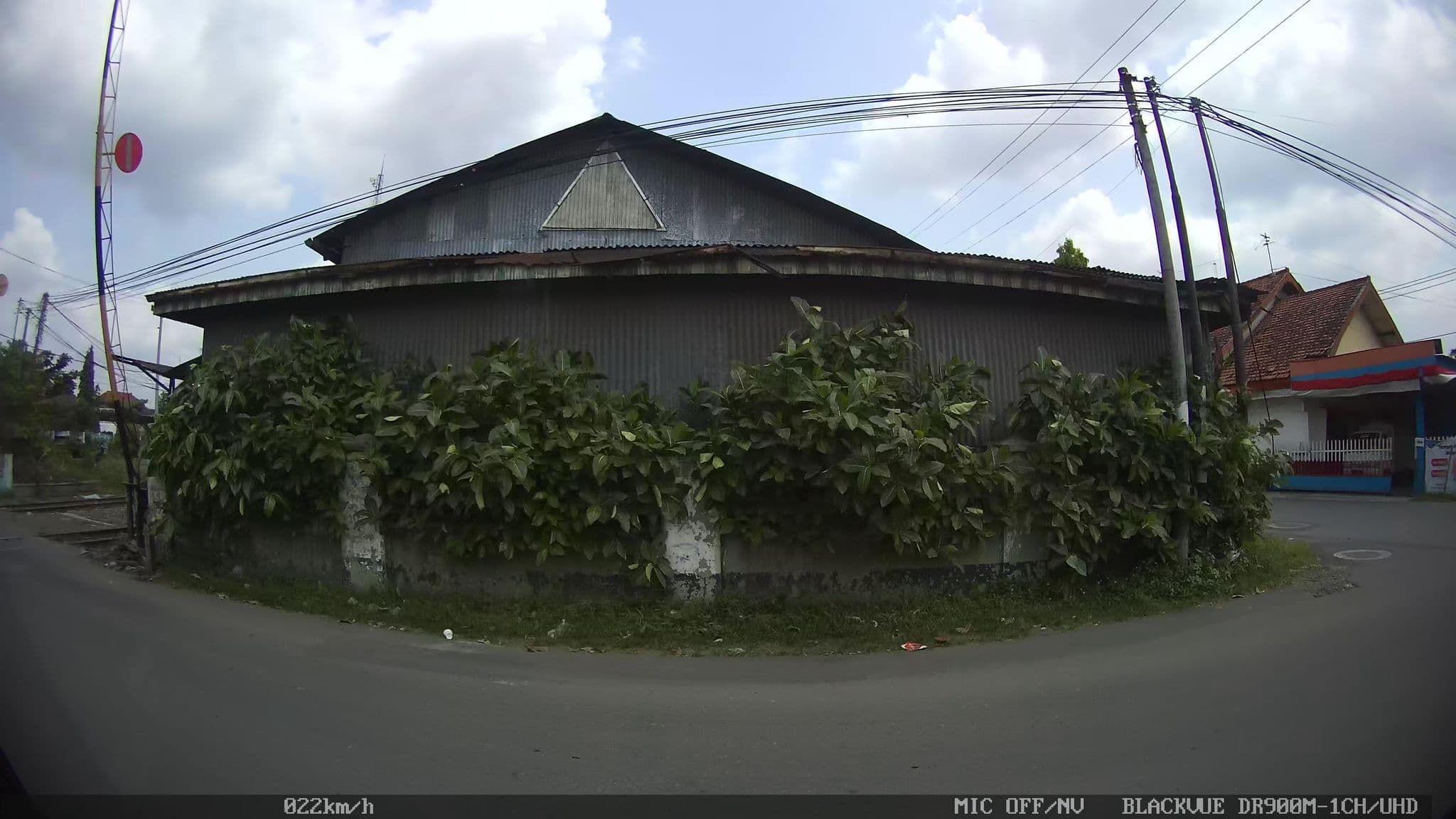 Street view near Griya Yunika Homestay, Yogyakarta — © kaart5 (CC BY-SA · Mapillary)