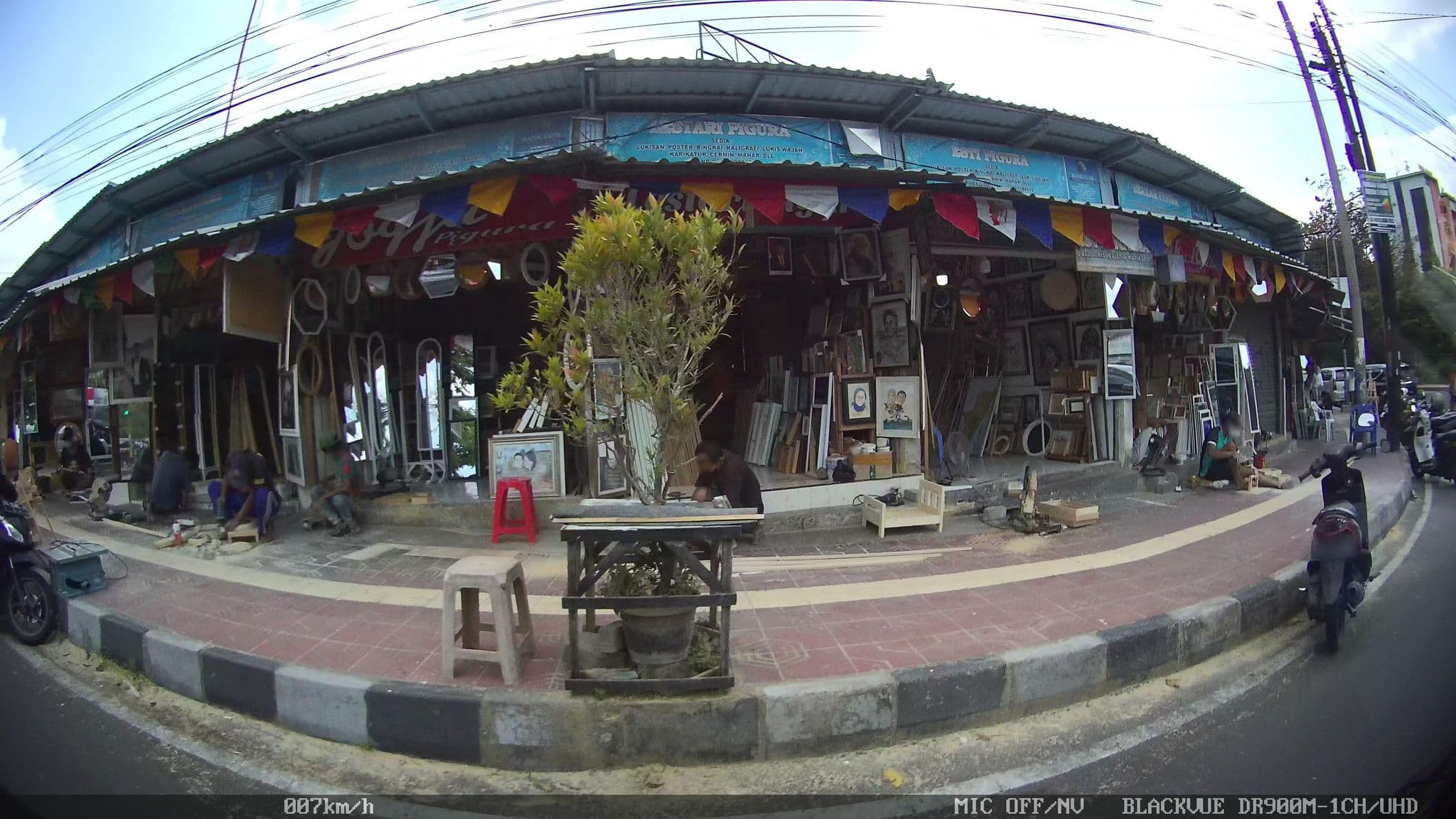 Street view near Hotel Graha Kinasih, Kotabaru, Yogayakarya, Yogyakarta — © kaart_1 (CC BY-SA · Mapillary)