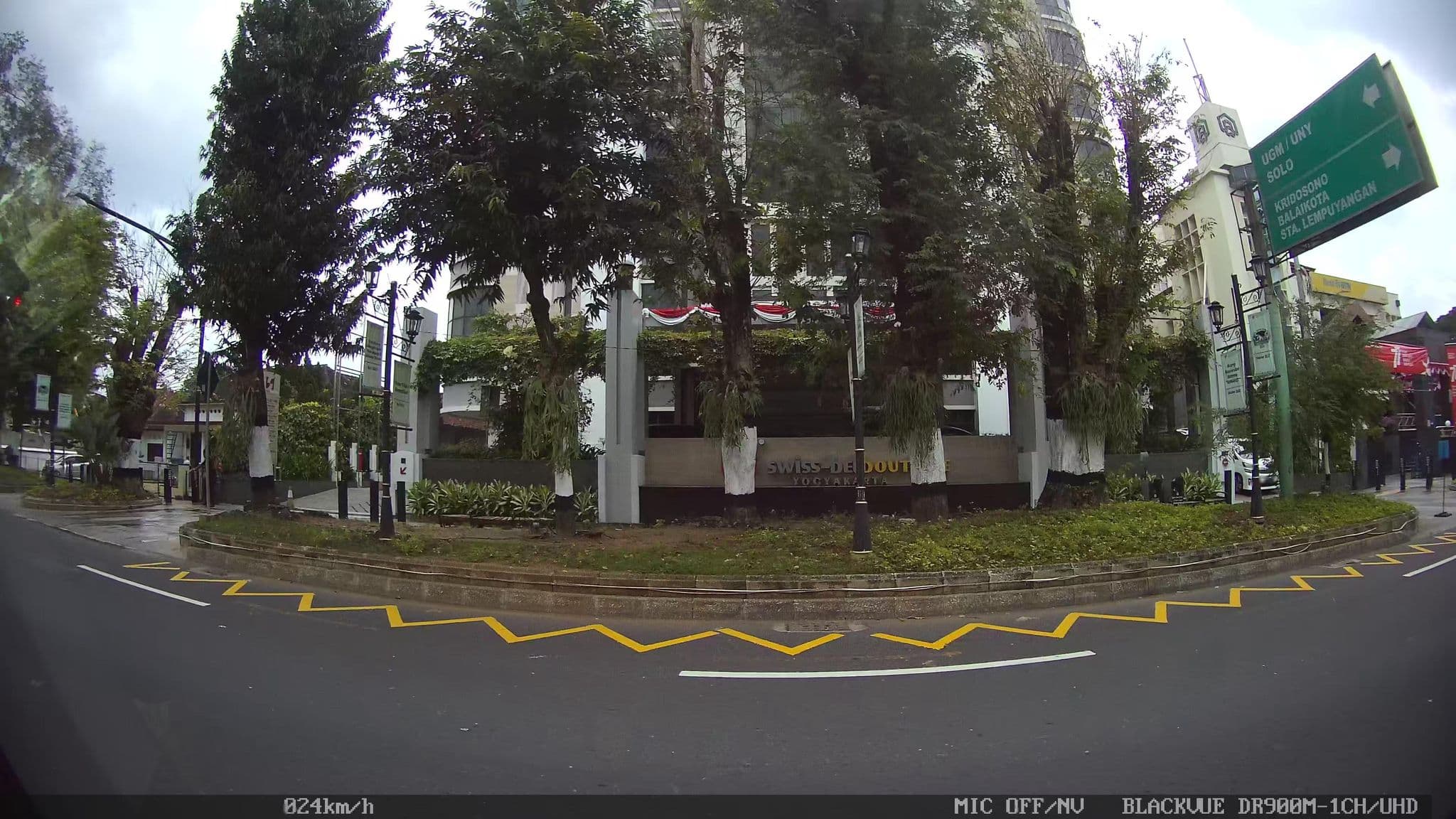 Street view near Swiss-Belboutique Yogyakarta, Yogyakarta — © kaart_2 (CC BY-SA · Mapillary)