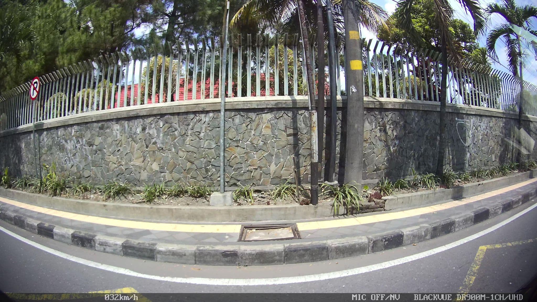 Street view near Nirwana Hotel, Yogyakarta — © kaart_1 (CC BY-SA · Mapillary)
