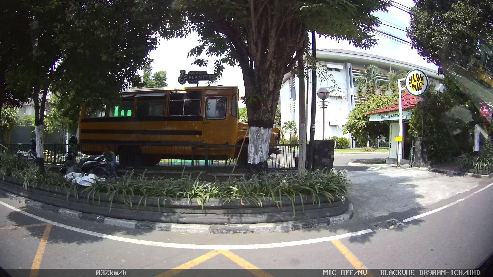 Street view near Grand Royal Panghegar, Yogyakarta — © kaart5 (CC BY-SA · Mapillary)