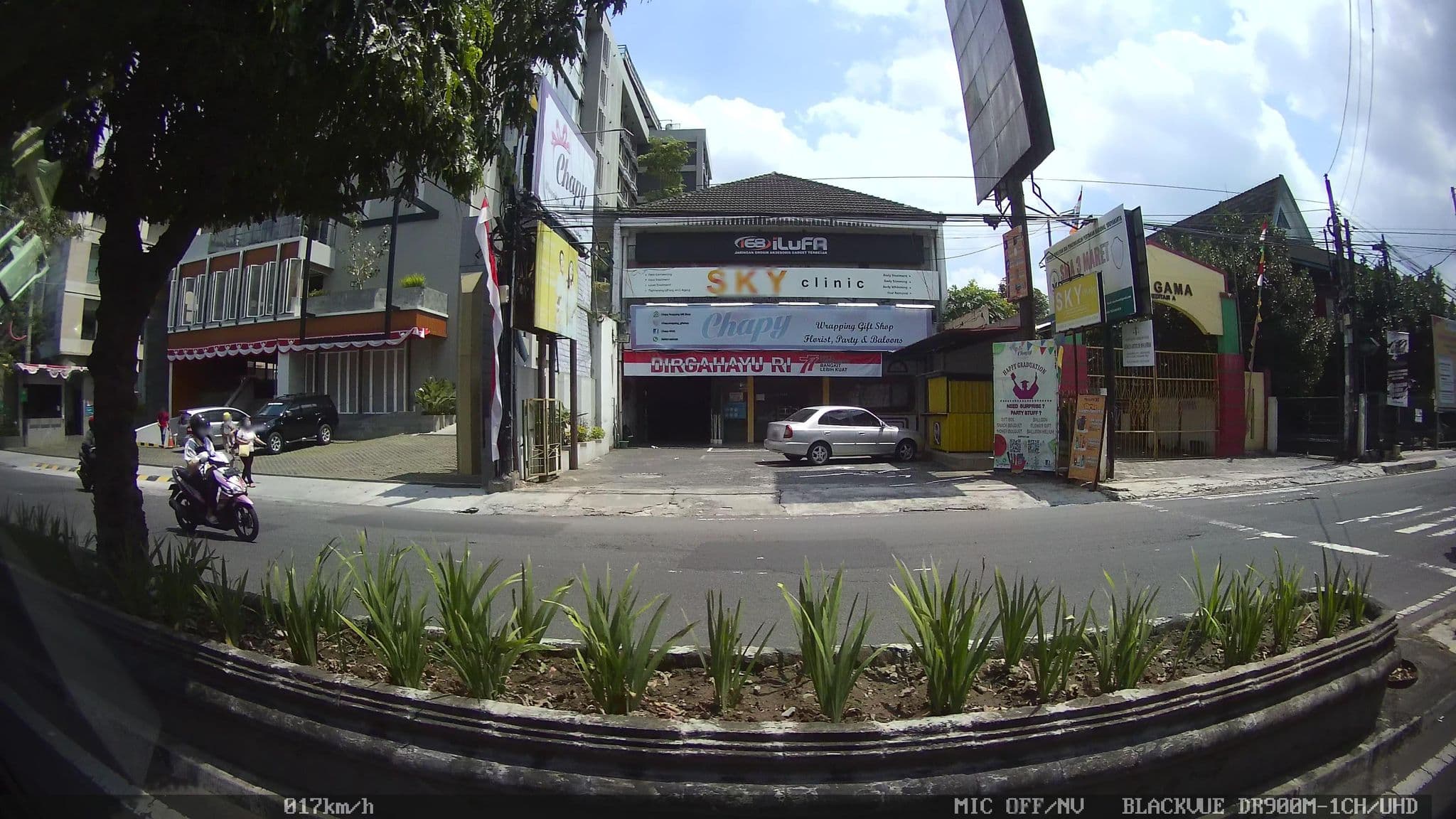 Street view near The Manohara Hotel, Yogyakarta — © kaart_2 (CC BY-SA · Mapillary)