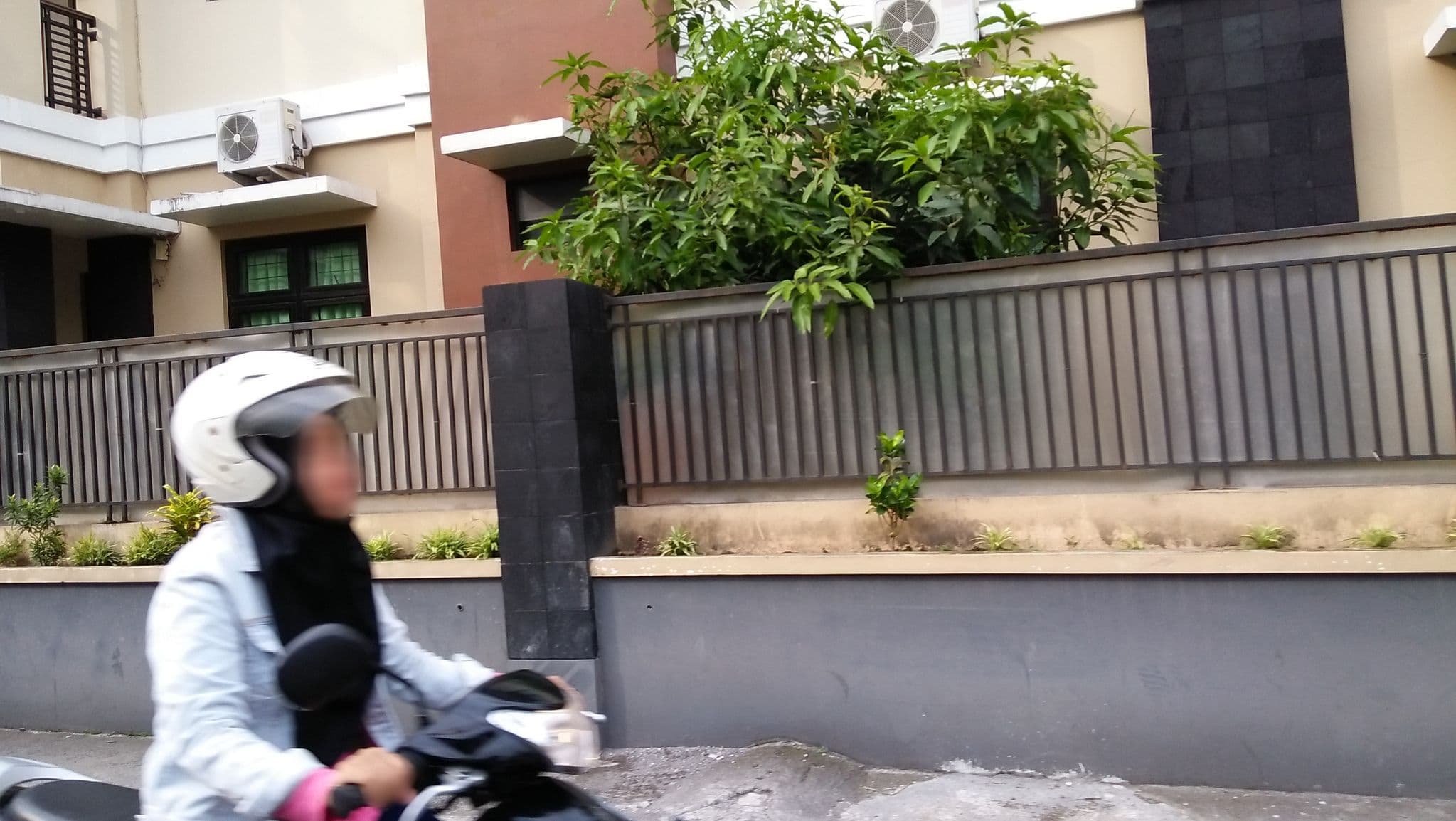 Street view near Kos Green house, Melati — © hestiningsih (CC BY-SA · Mapillary)