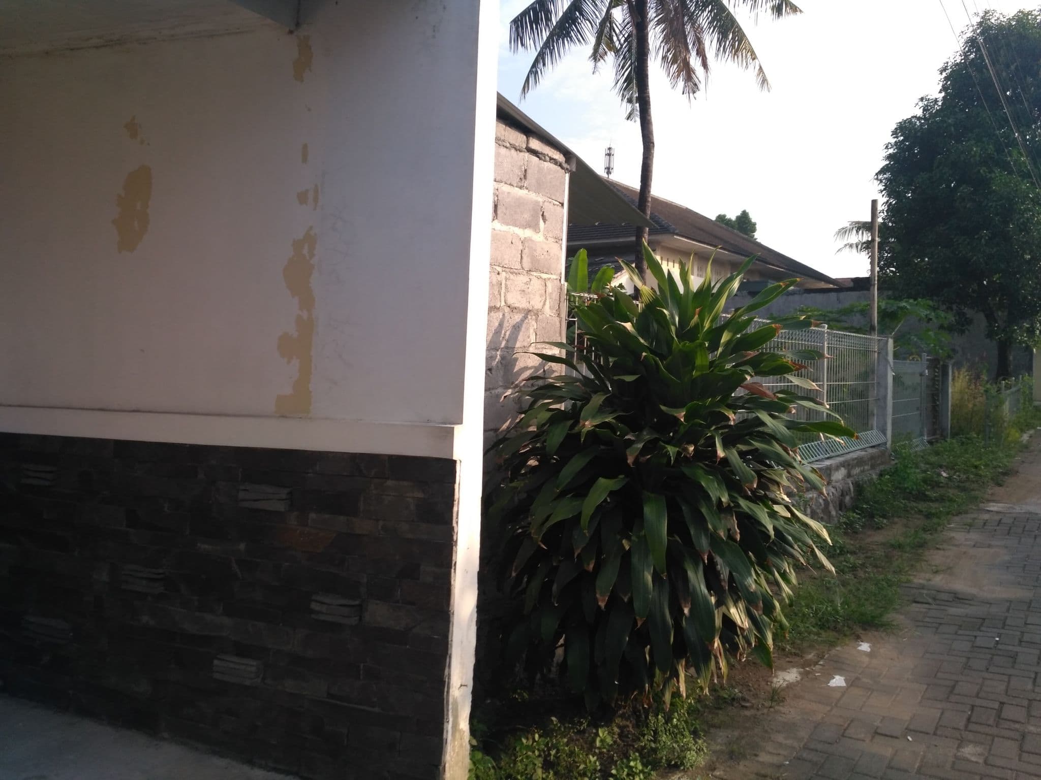 Street view near Phonix, Melati — © dina_permata (CC BY-SA · Mapillary)