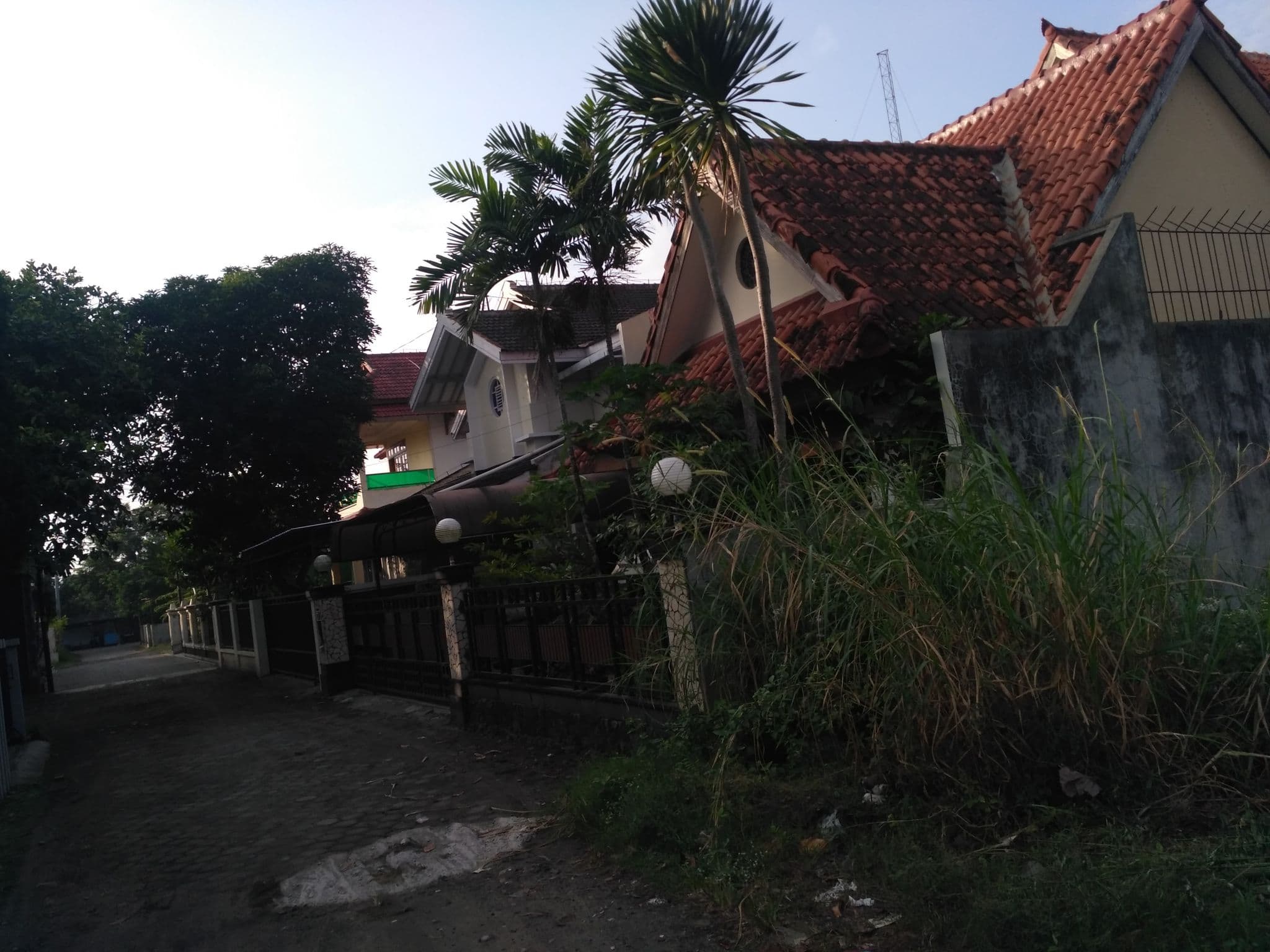 Street view near D'Papaya Eksklusif Kost (Boarding House), Melati — © dina_permata (CC BY-SA · Mapillary)
