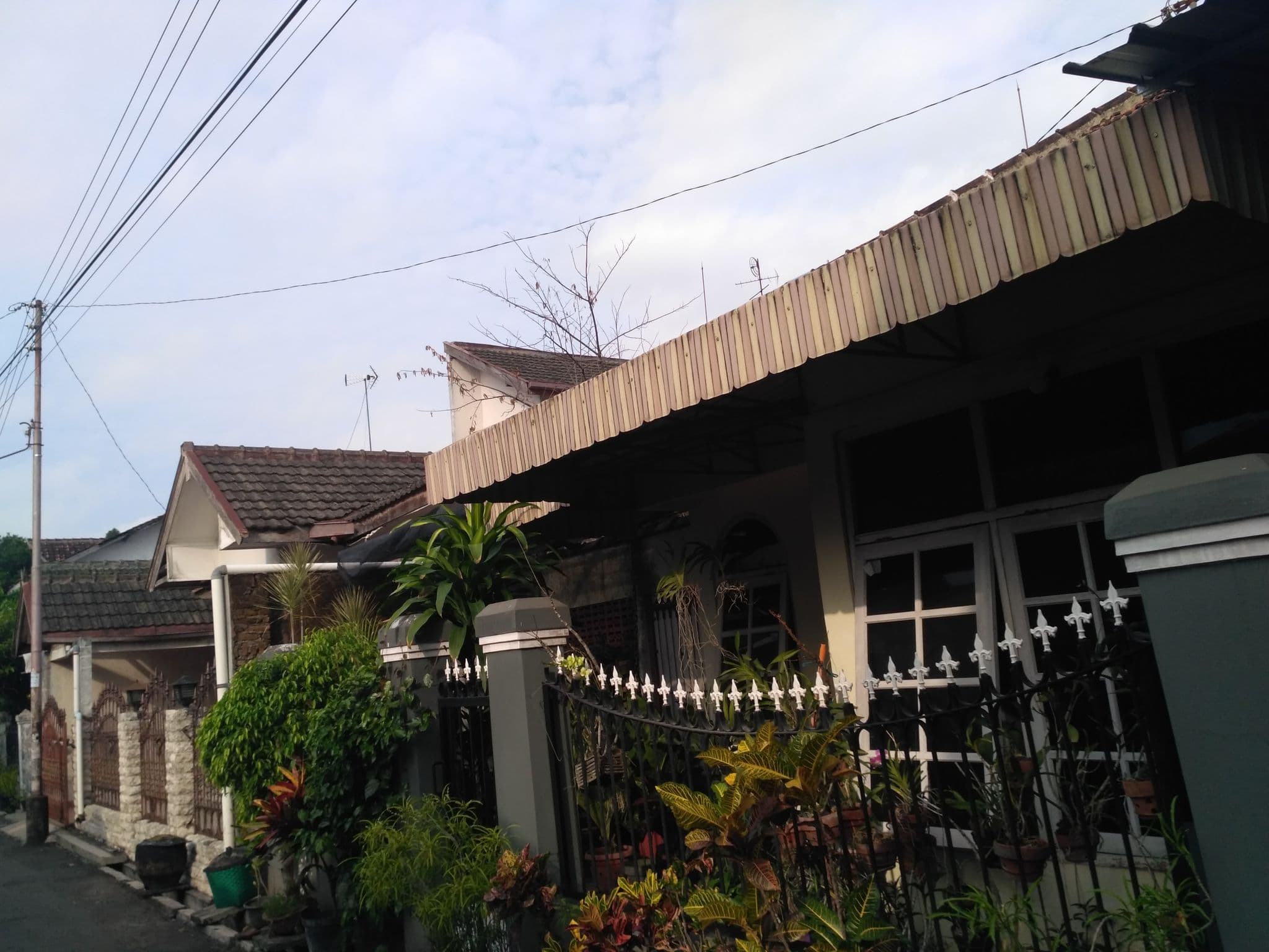 Street view near Omah Eyang Homestay, Melati — © dina_permata (CC BY-SA · Mapillary)
