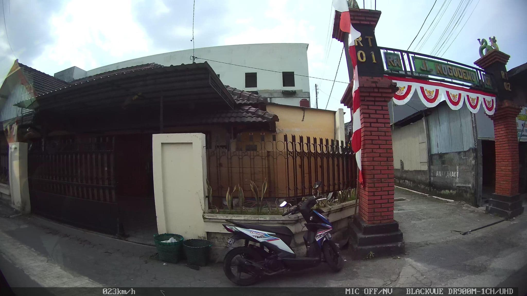 Street view near Ovlylovely Kost Putri, Yogyakarta — © kaart5 (CC BY-SA · Mapillary)