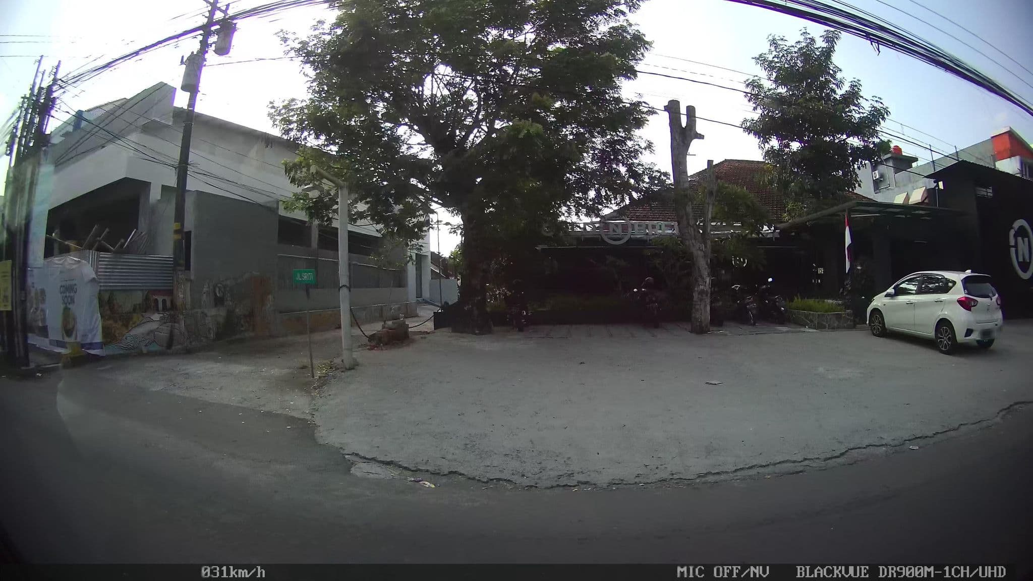 Street view near Saphir, Yogyakarta — © kaart_2 (CC BY-SA · Mapillary)
