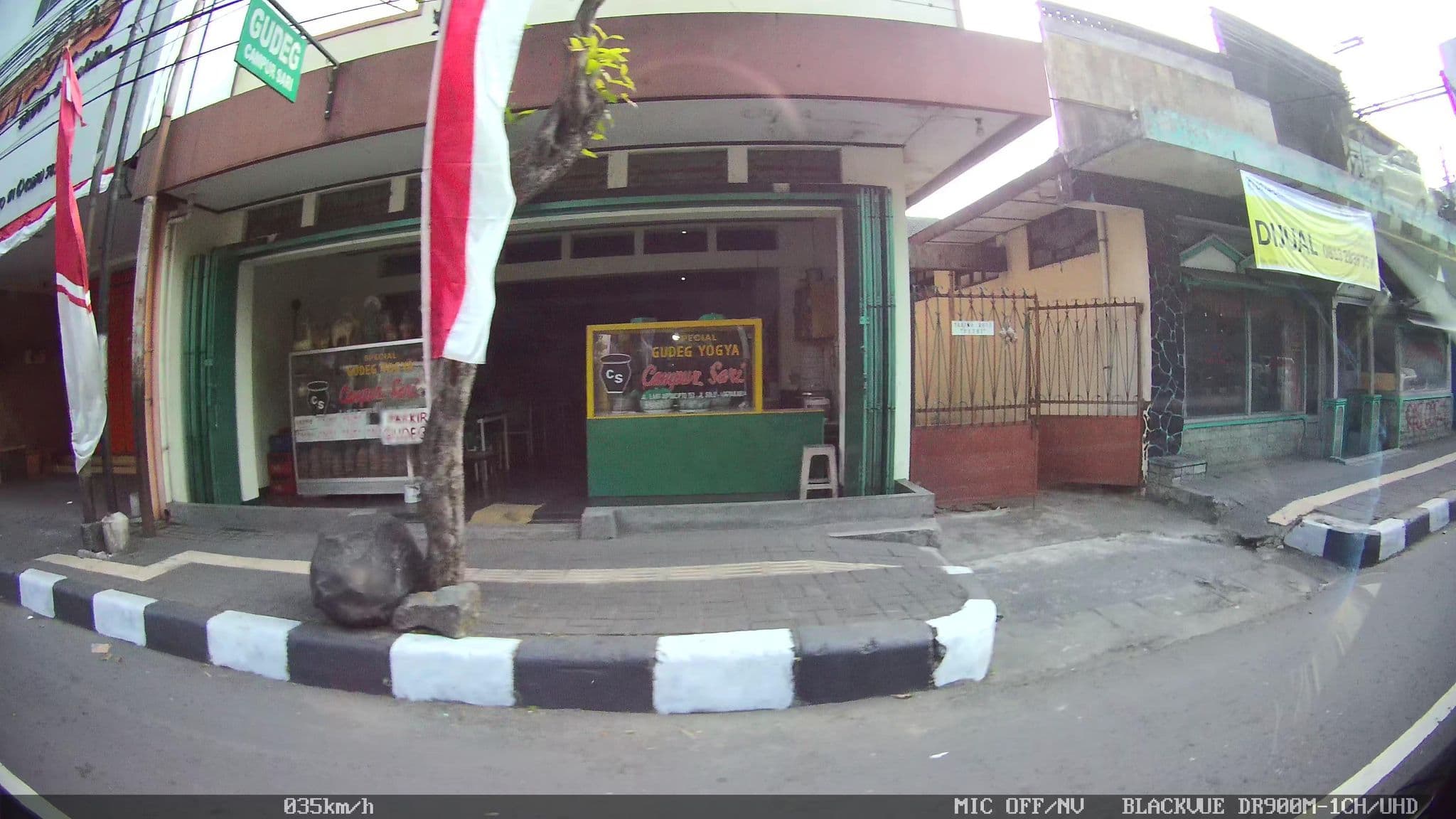 Street view near Room 315 New Saphir Hotel, Yogyakarta — © kaart_2 (CC BY-SA · Mapillary)