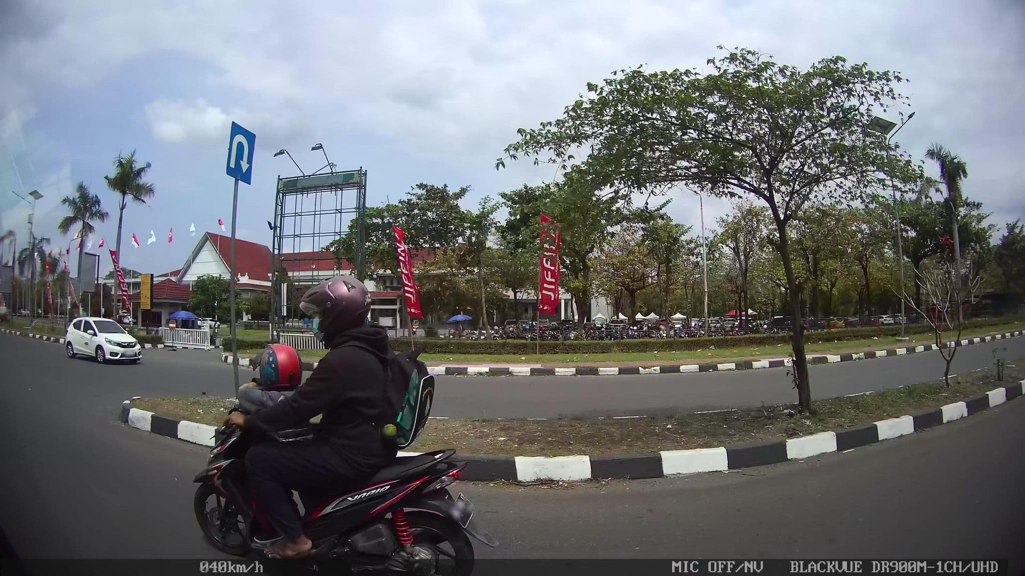 Street view near Airy JEC Raya Janti 22 Yogyakarta, Yogyakarta — © kaart_2 (CC BY-SA · Mapillary)