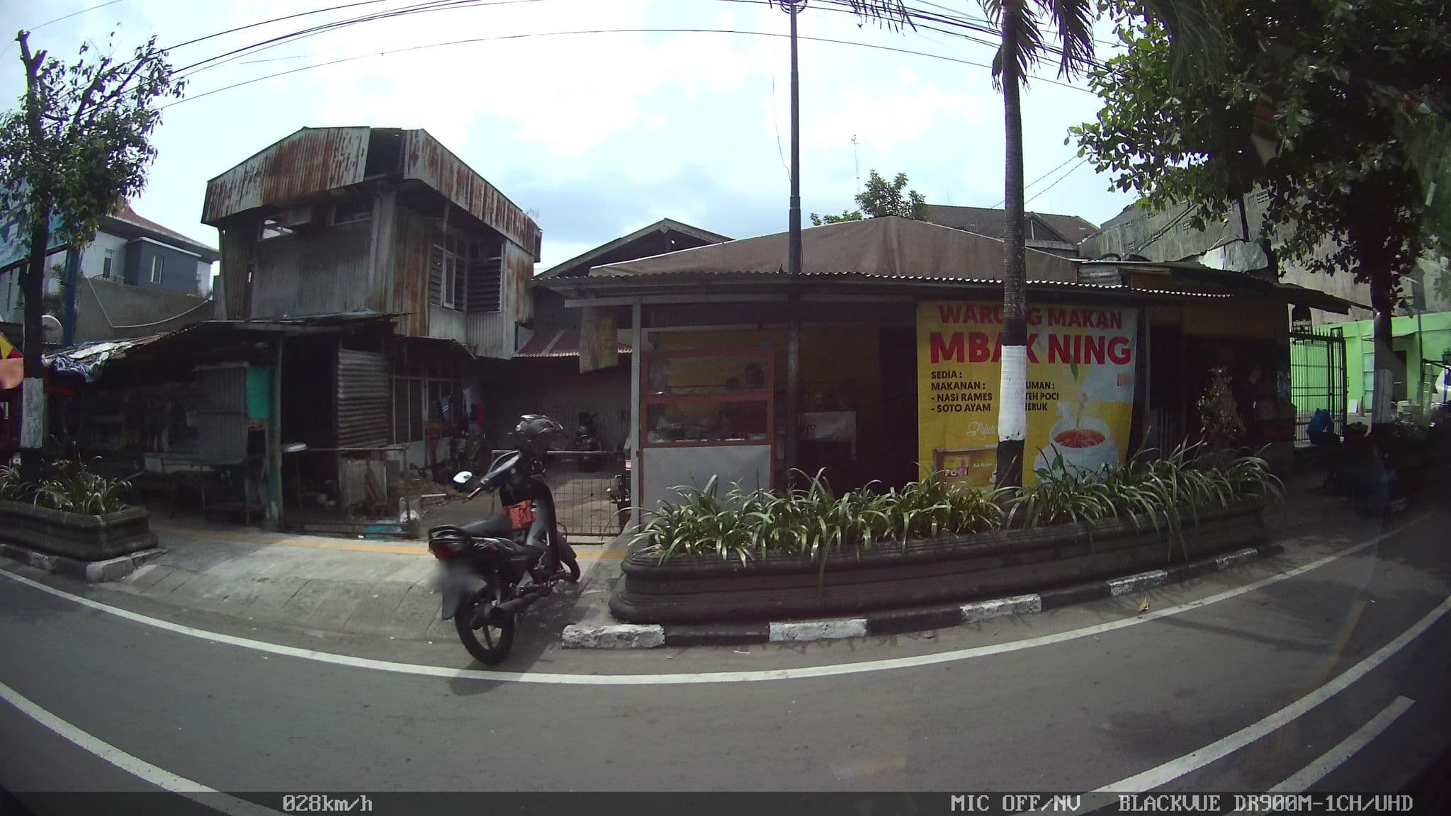 Street view near Hotel WishNugraha, Yogyakarta — © kaart5 (CC BY-SA · Mapillary)