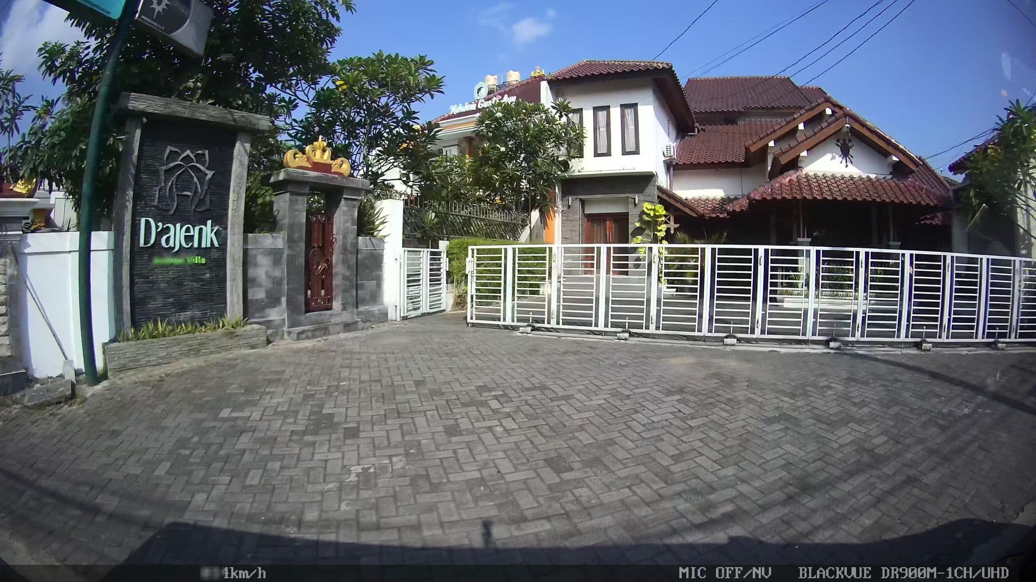 Street view near Ndalem Gusti Ayu Hotel, Melati — © kaart_1 (CC BY-SA · Mapillary)