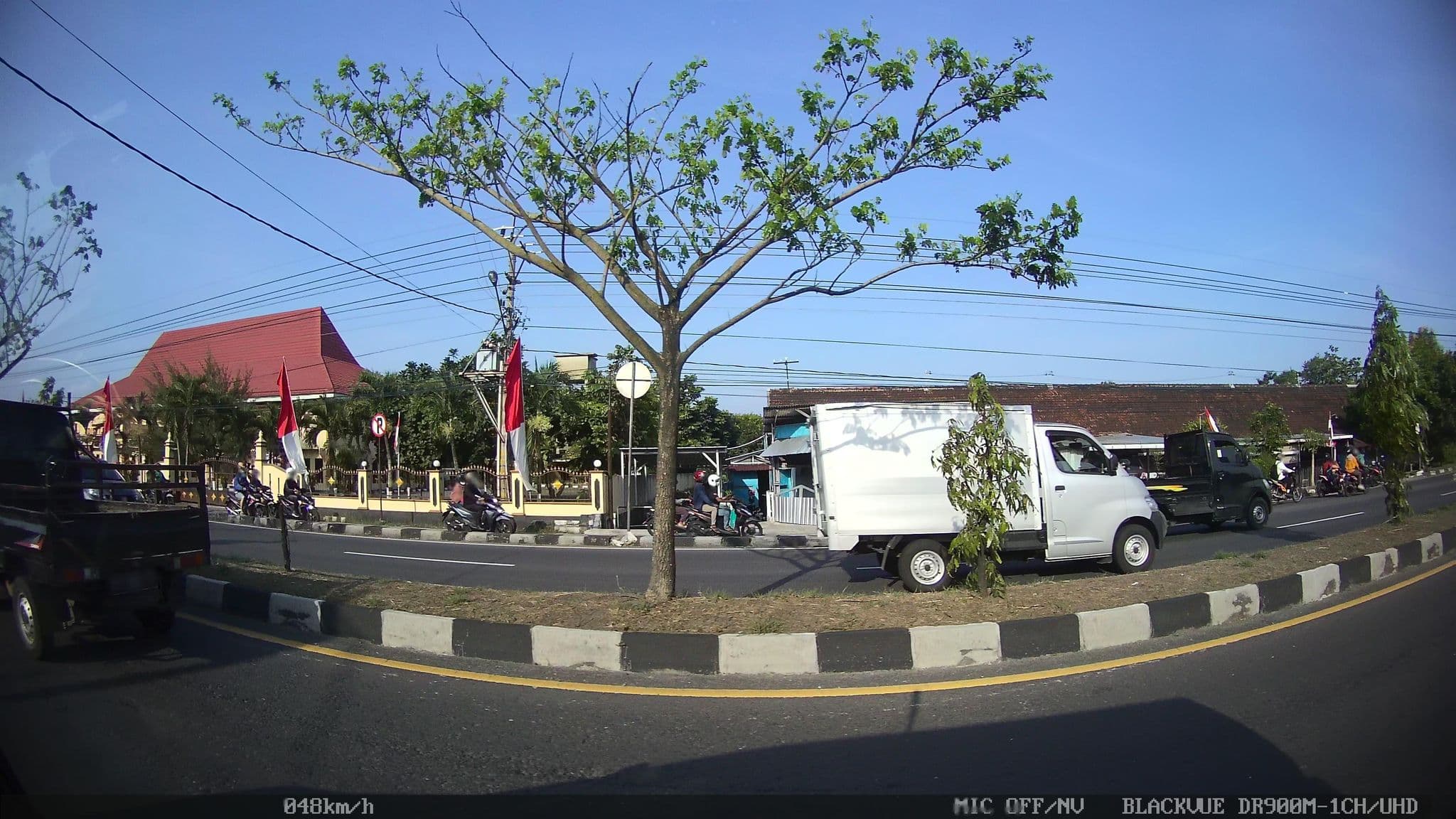 Street view near Queen South Hotel, Yogyakarta — © kaart5 (CC BY-SA · Mapillary)