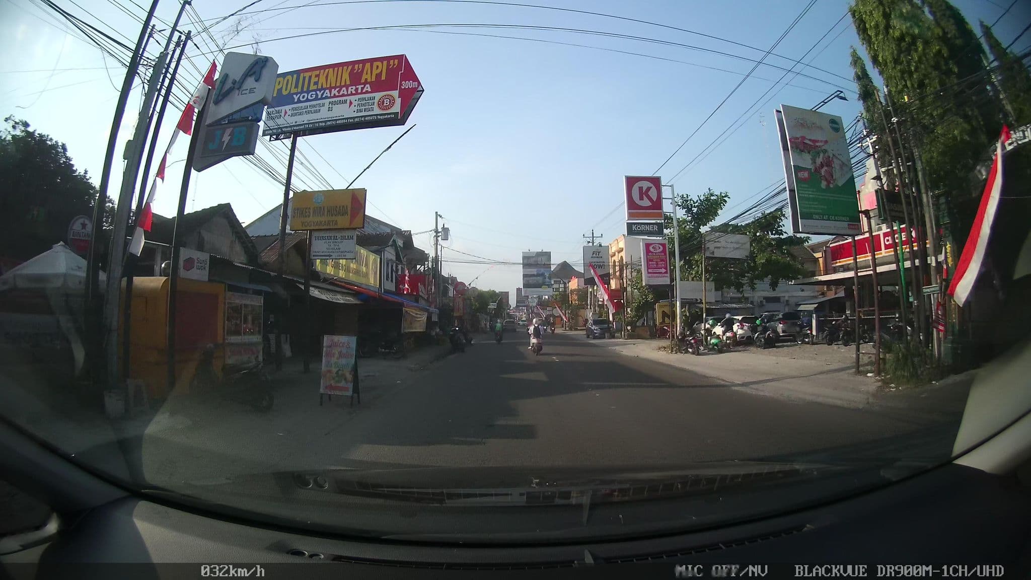 Street view near Puri Phunix, Yogyakarta — © kaart_2 (CC BY-SA · Mapillary)