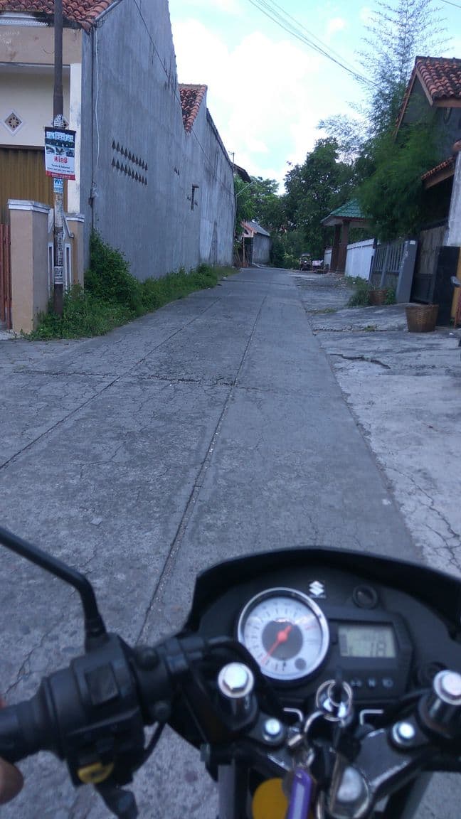 Street view near Kontrakan Patungan, Melati — © hestiningsih (CC BY-SA · Mapillary)