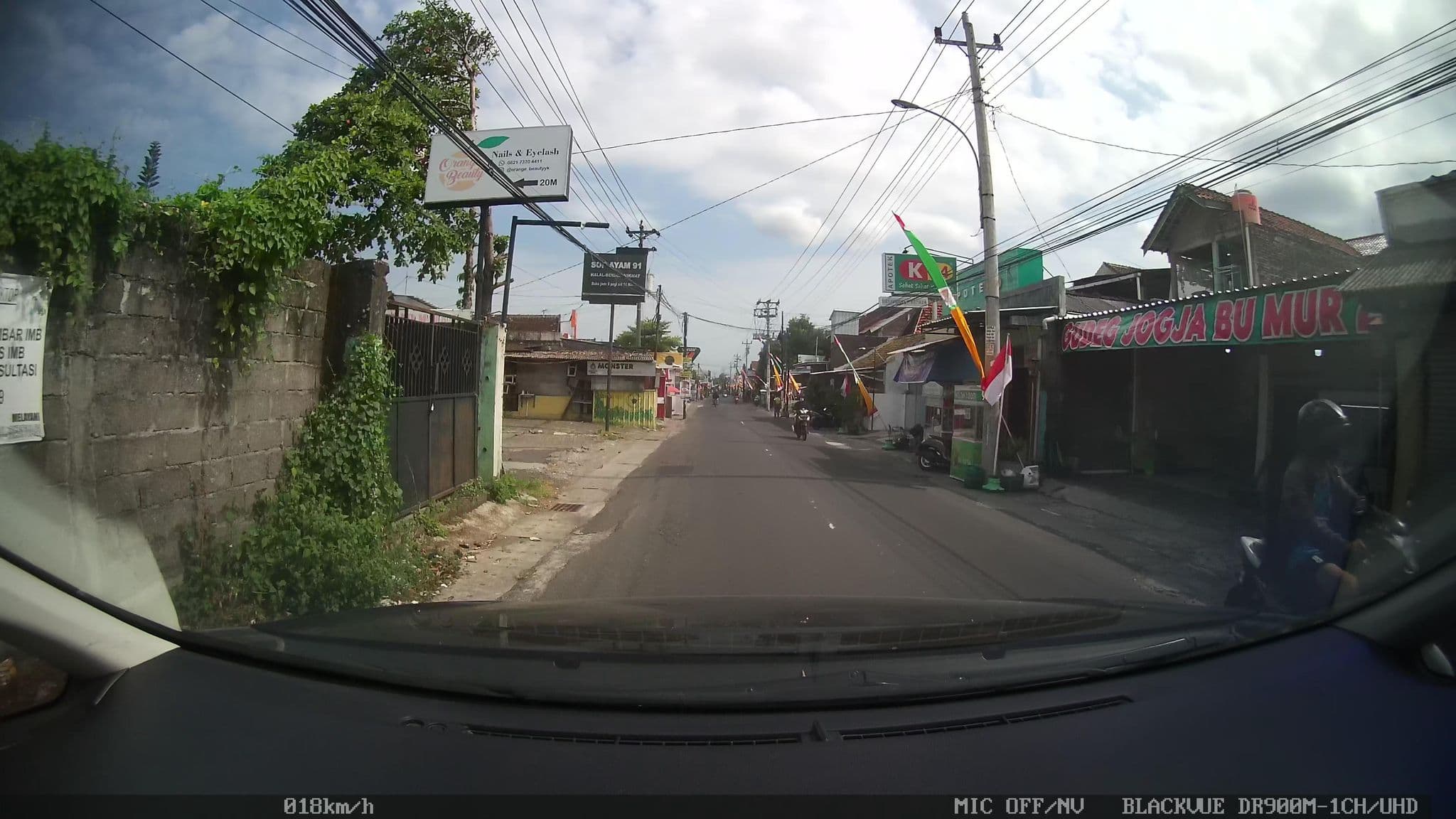 Street view near Oyo Life Kost Putri Nusa Indah, Melati — © kaart5 (CC BY-SA · Mapillary)