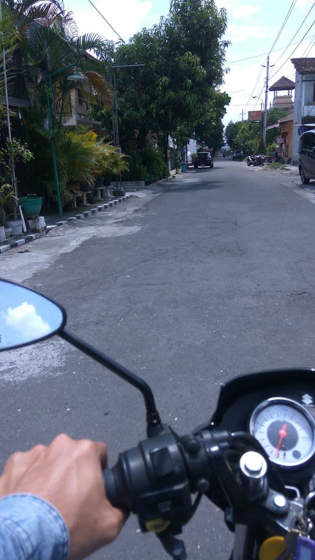Street view near Kona backpaker room syariah, Melati — © hestiningsih (CC BY-SA · Mapillary)