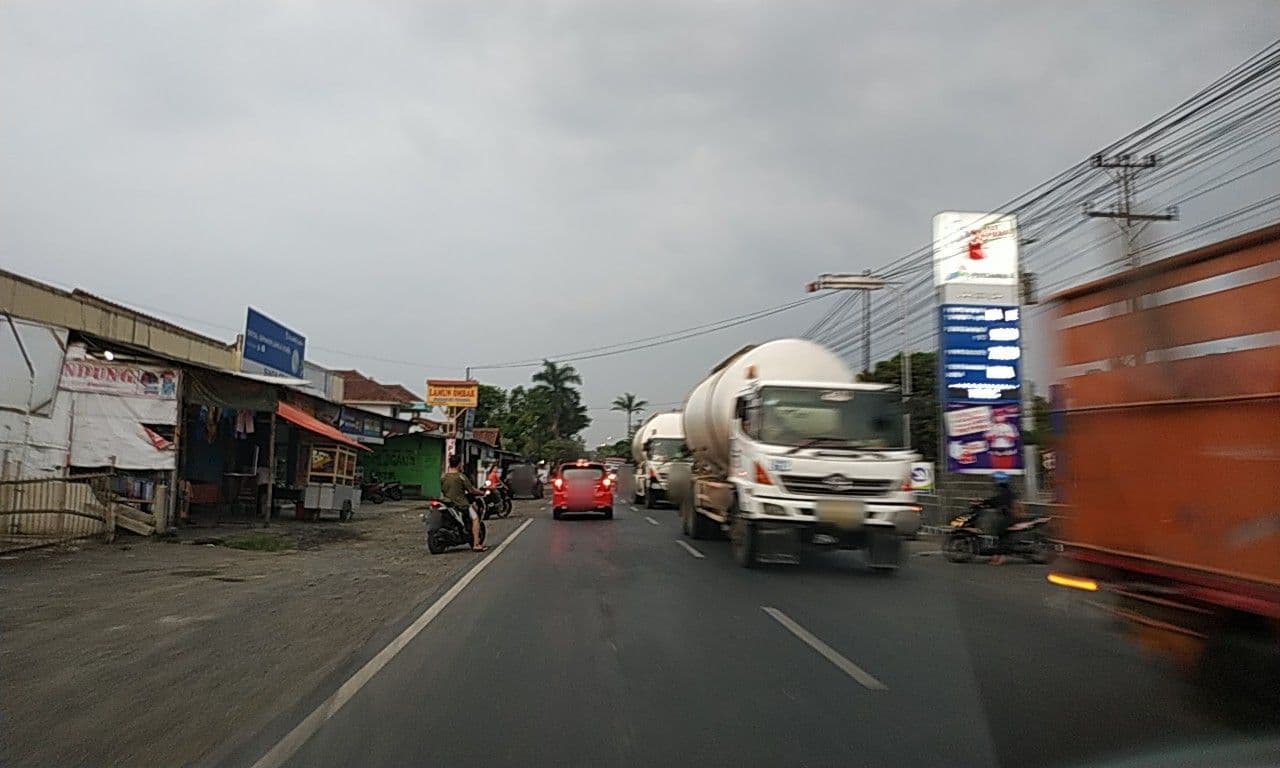 Street view near Hotel Premiere Pekanbaru, Wangon — © riyadiwibowo (CC BY-SA · Mapillary)