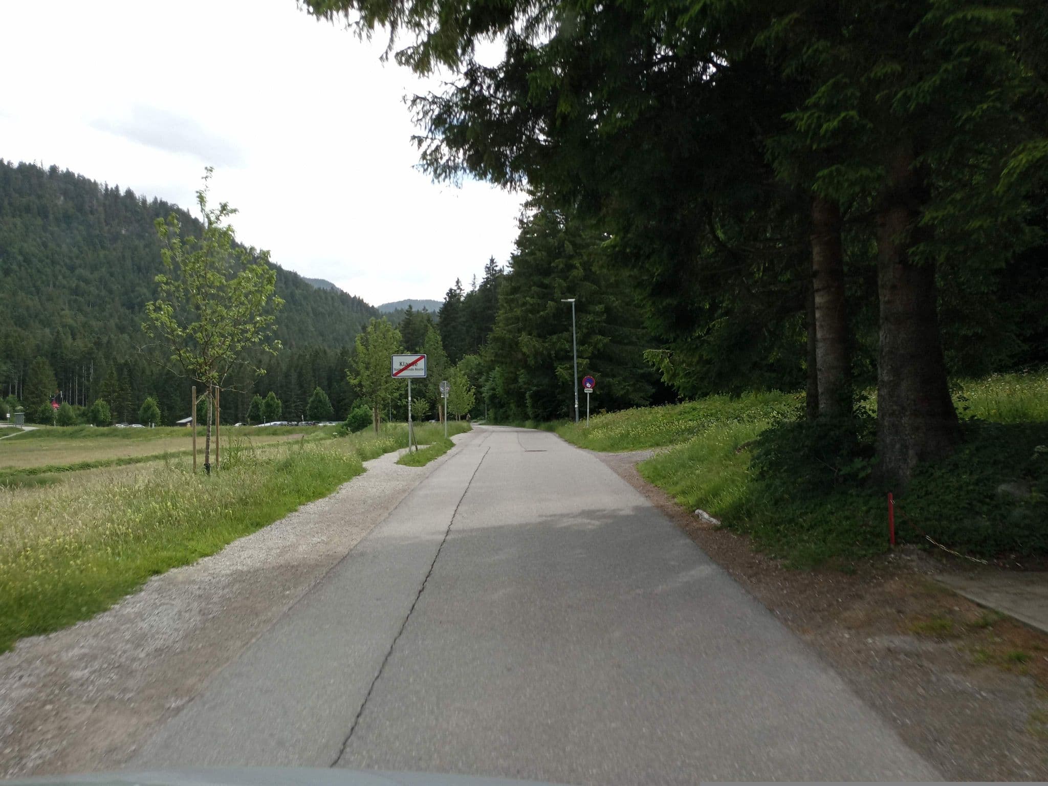 Street view near Ferienhaus Raabennest, Reutte — © atze02 (CC BY-SA · Mapillary)