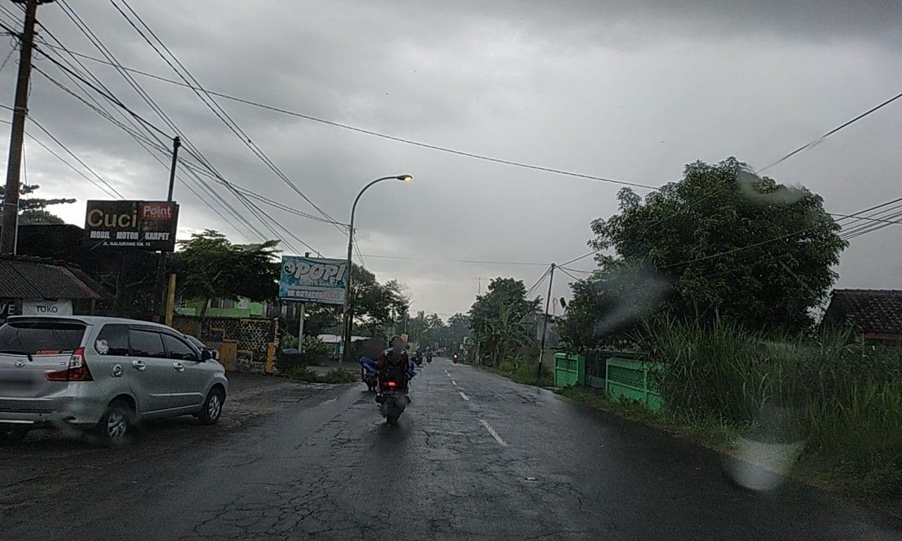 Street view near Kayu Manis, Sleman — © riyadiwibowo (CC BY-SA · Mapillary)