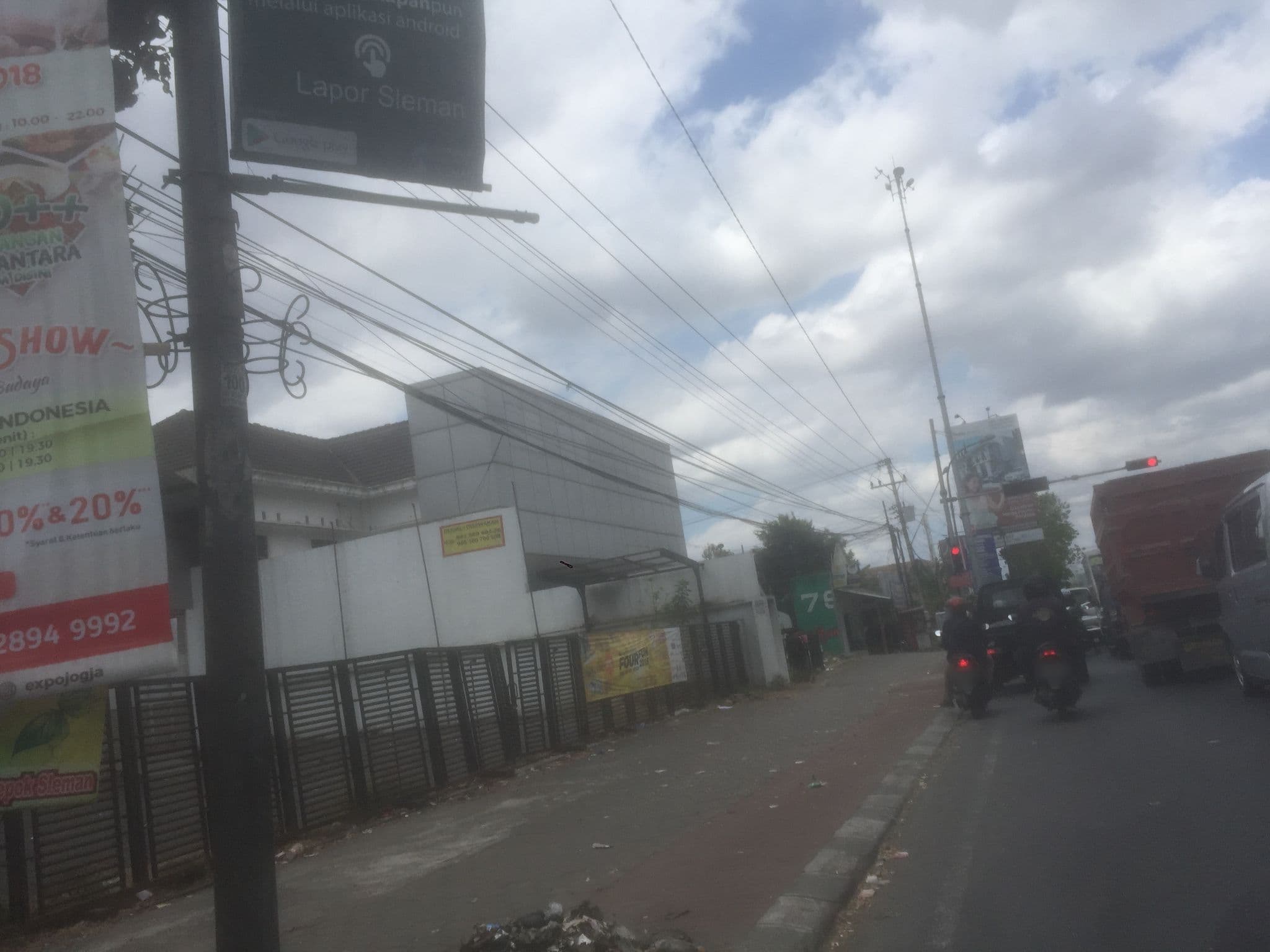 Street view near Hotel ros-in, Sleman — © rifki (CC BY-SA · Mapillary)