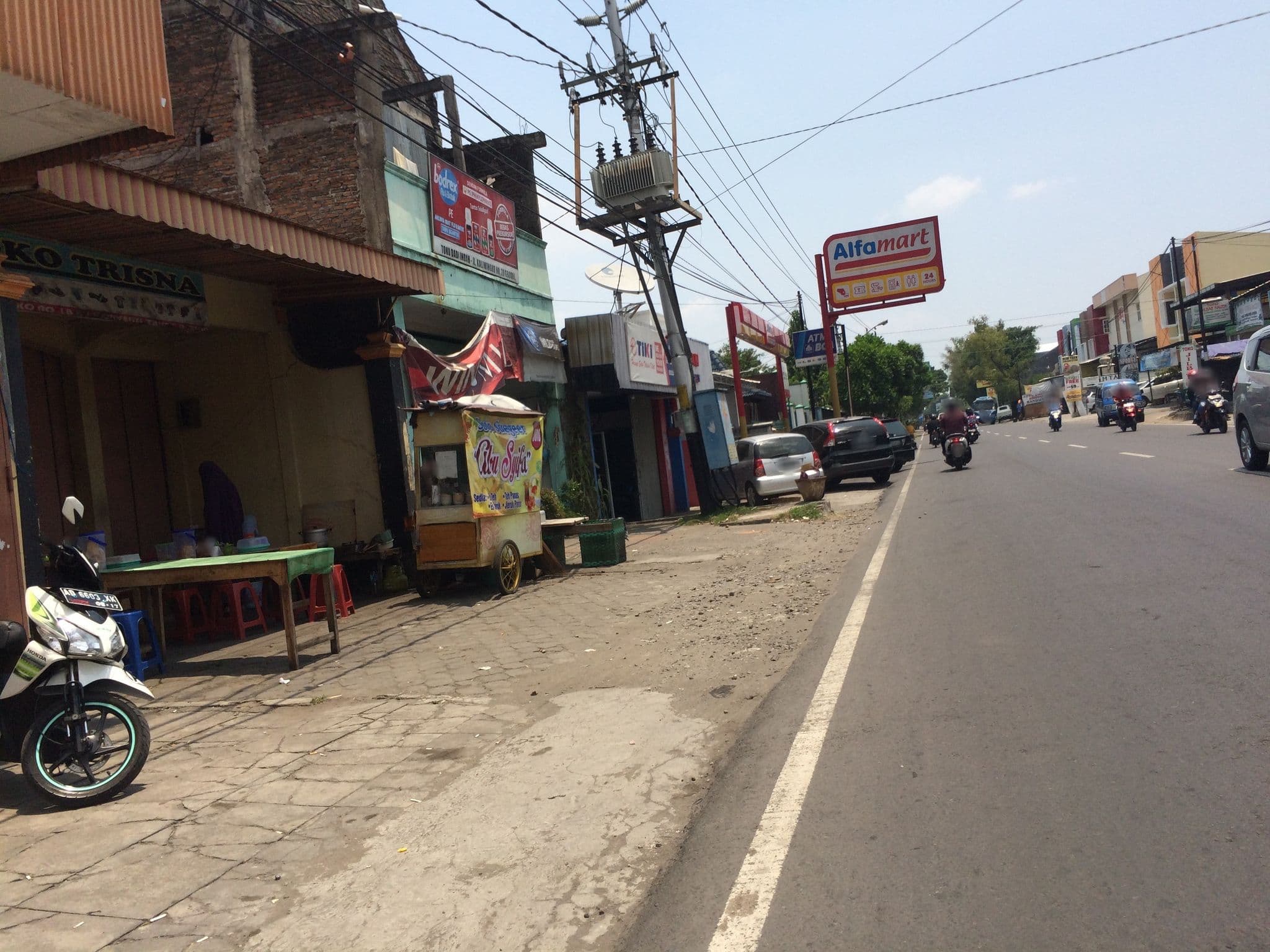 Street view near Hotel Sheraton Yogyakarta, Grogol — © sidik_desuarga (CC BY-SA · Mapillary)