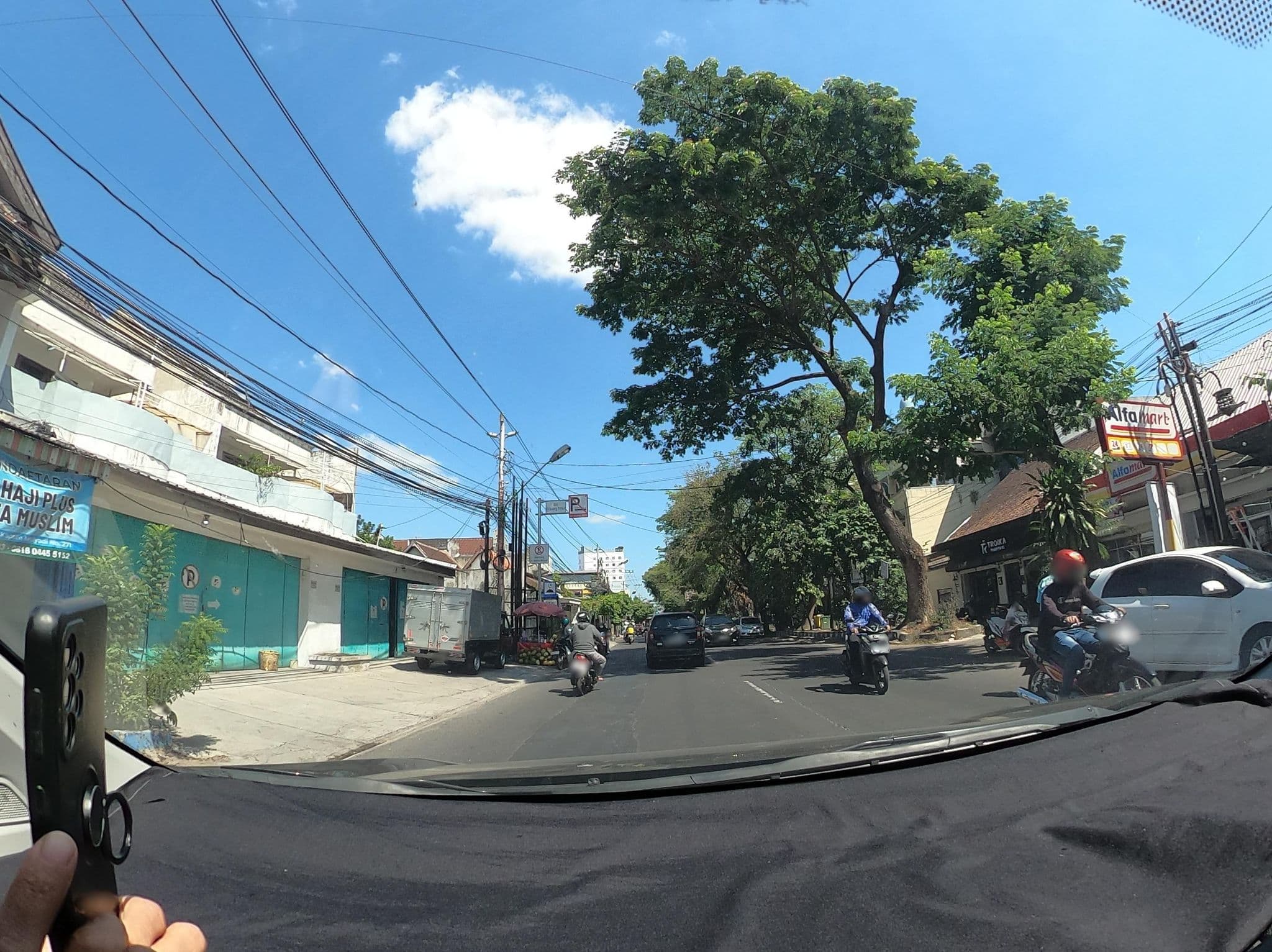 Street view near kusuma sahid prince hotel, Grogol — © Kaart_Local (CC BY-SA · Mapillary)