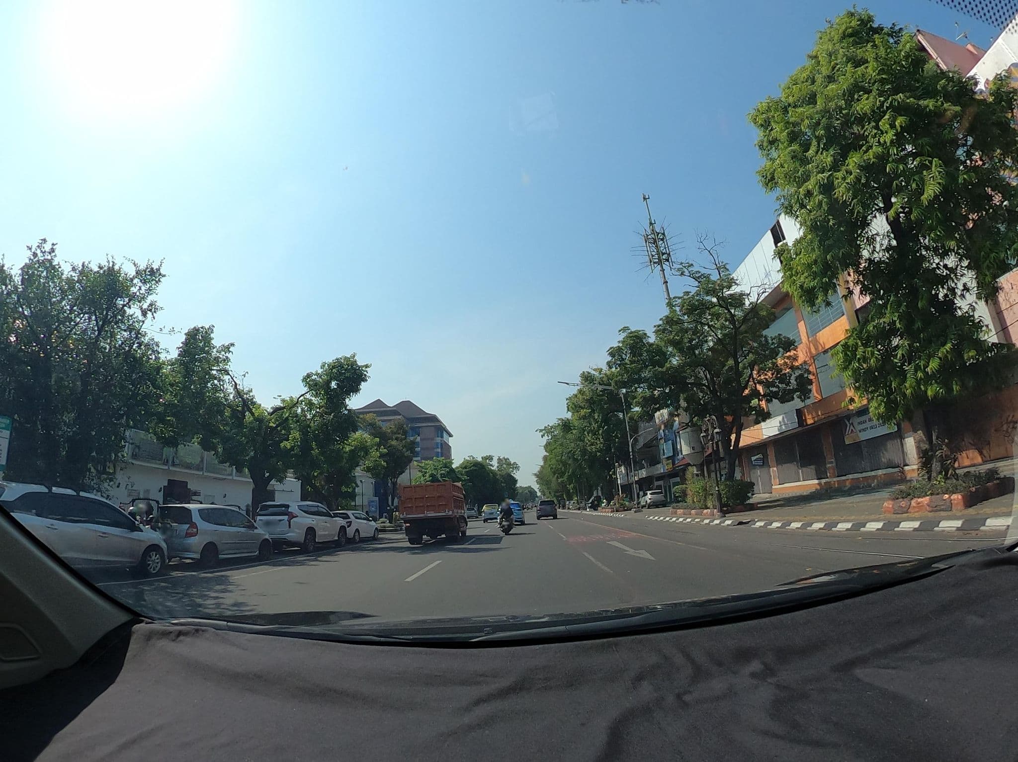Street view near Kemuning Homestay, Surakarta — © Kaart_Local (CC BY-SA · Mapillary)
